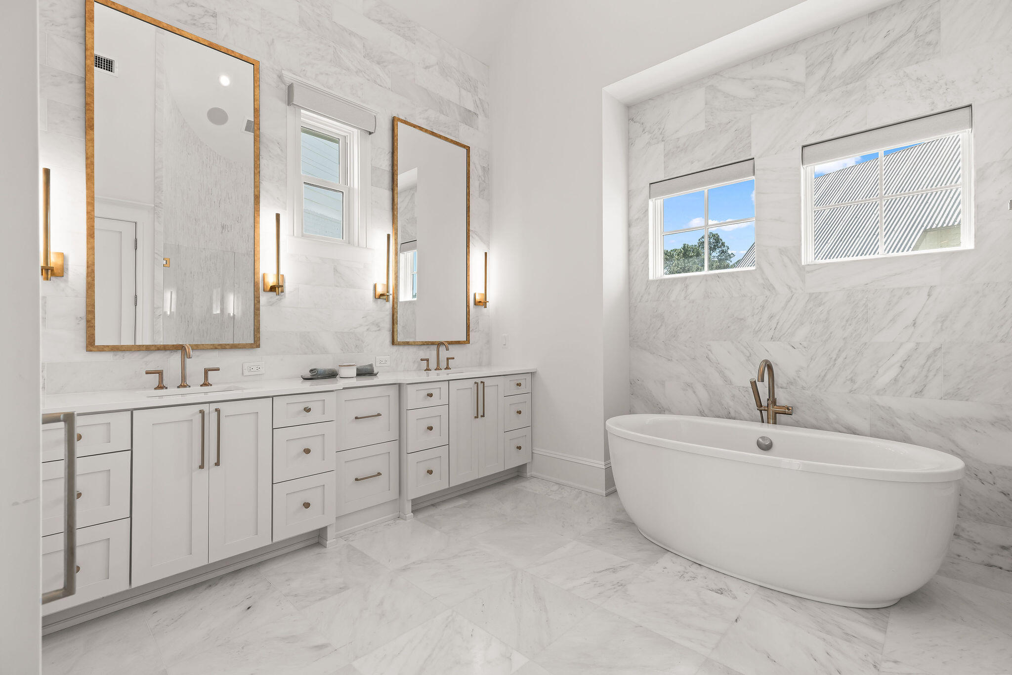 CHURCHILL OAKS - Residential