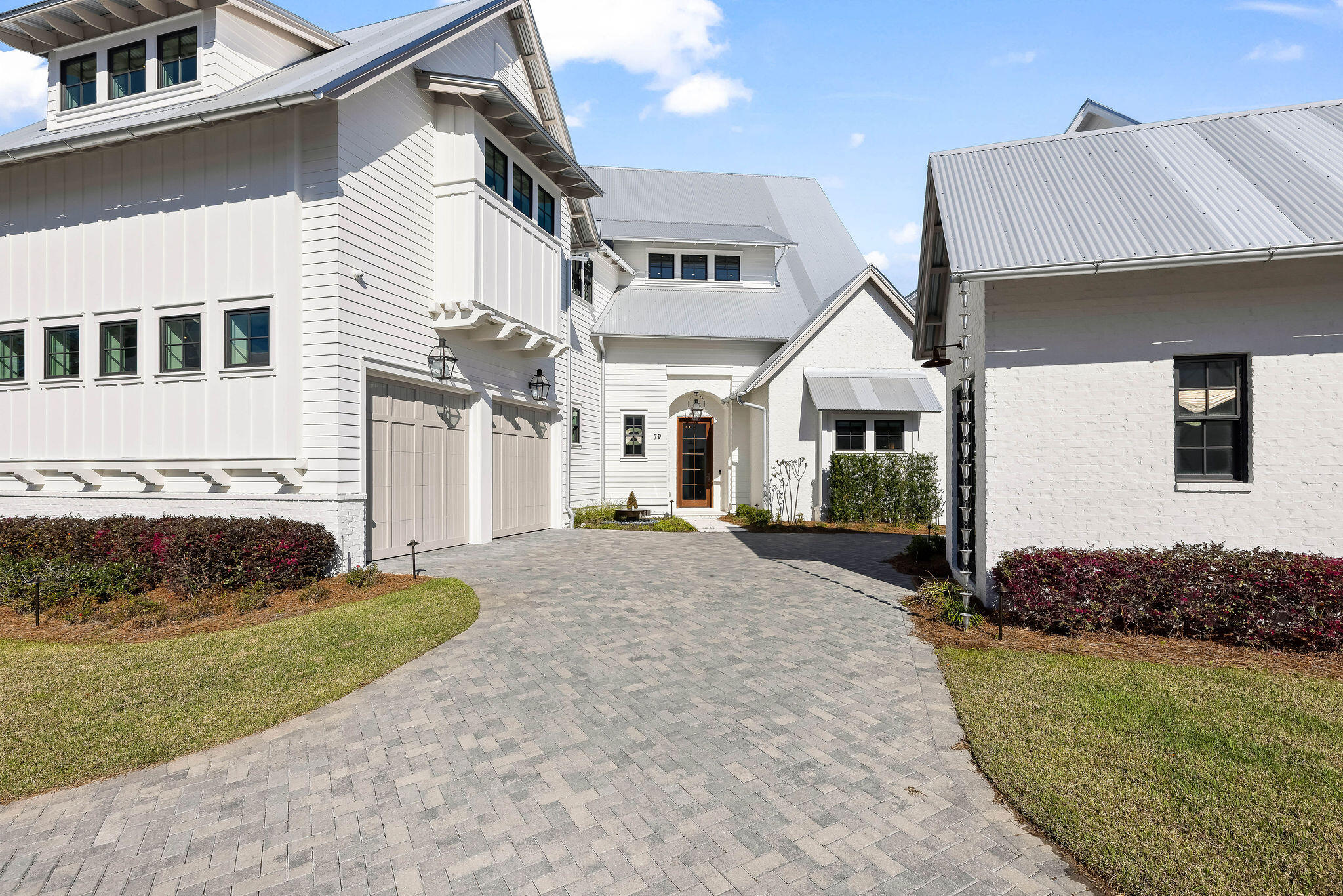 CHURCHILL OAKS - Residential