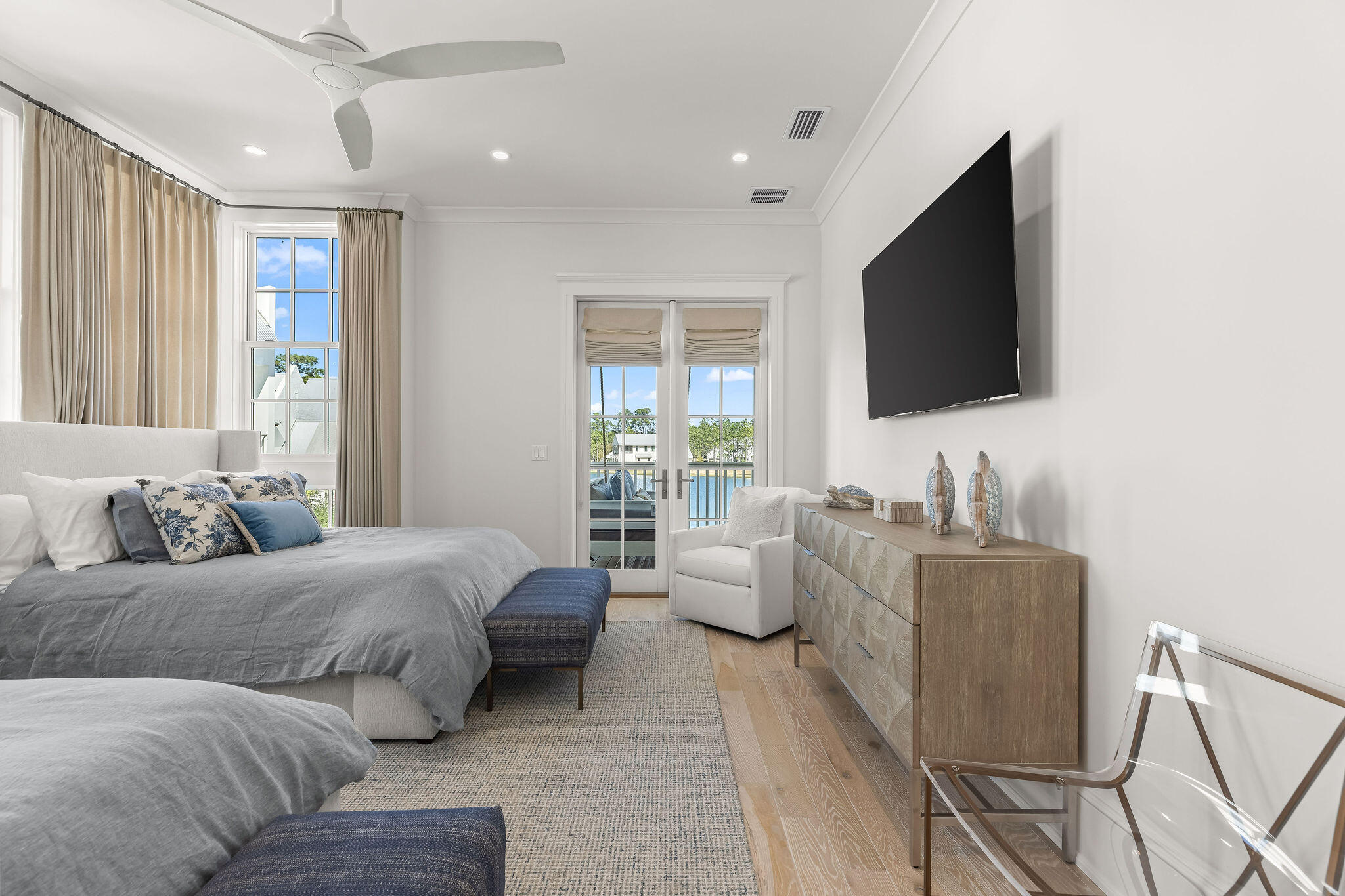 CHURCHILL OAKS - Residential