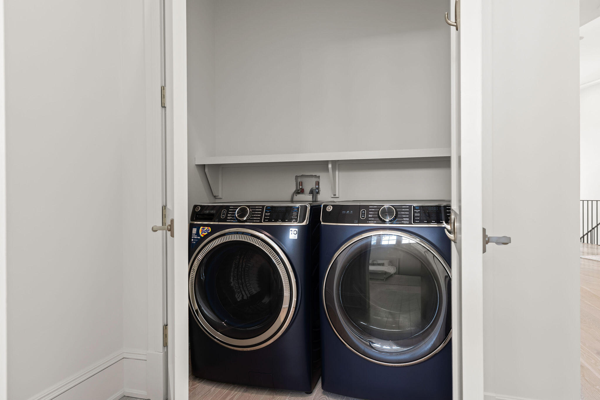 CHURCHILL OAKS - Residential