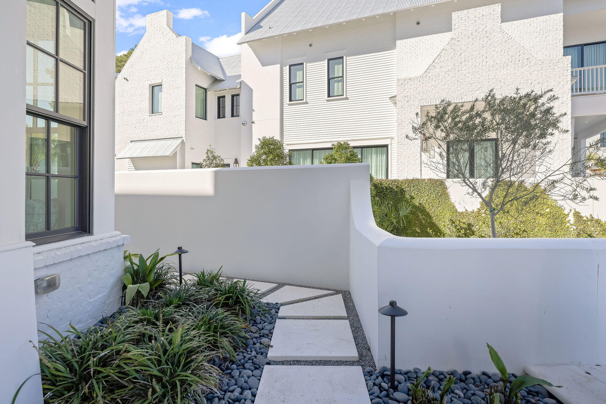 CHURCHILL OAKS - Residential