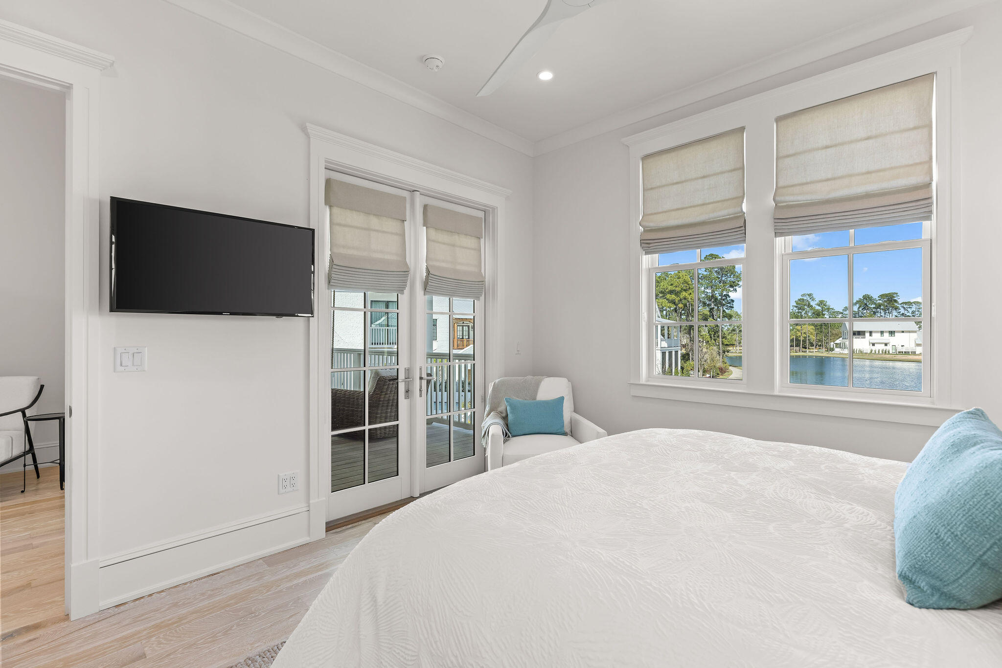 CHURCHILL OAKS - Residential