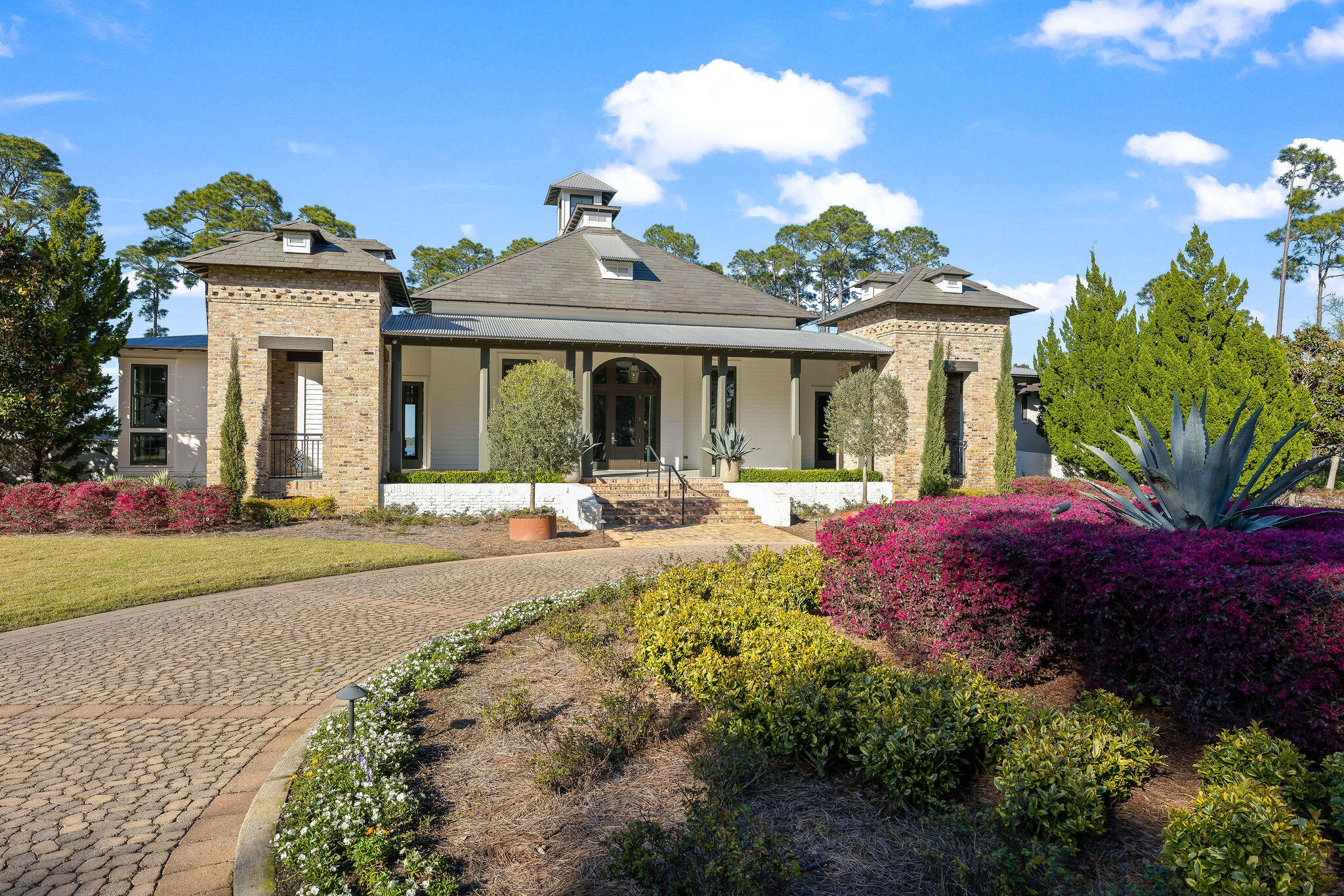 CHURCHILL OAKS - Residential