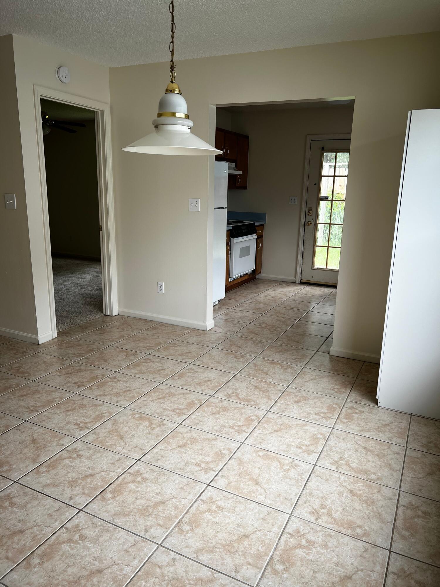 SWEETBRIAR STATION S/D - Residential Lease