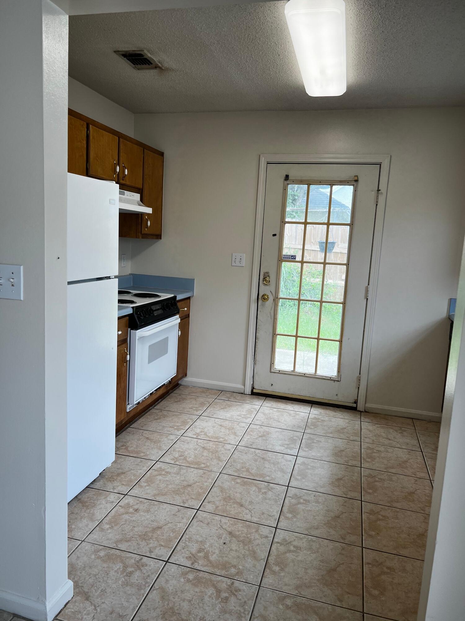 SWEETBRIAR STATION S/D - Residential Lease