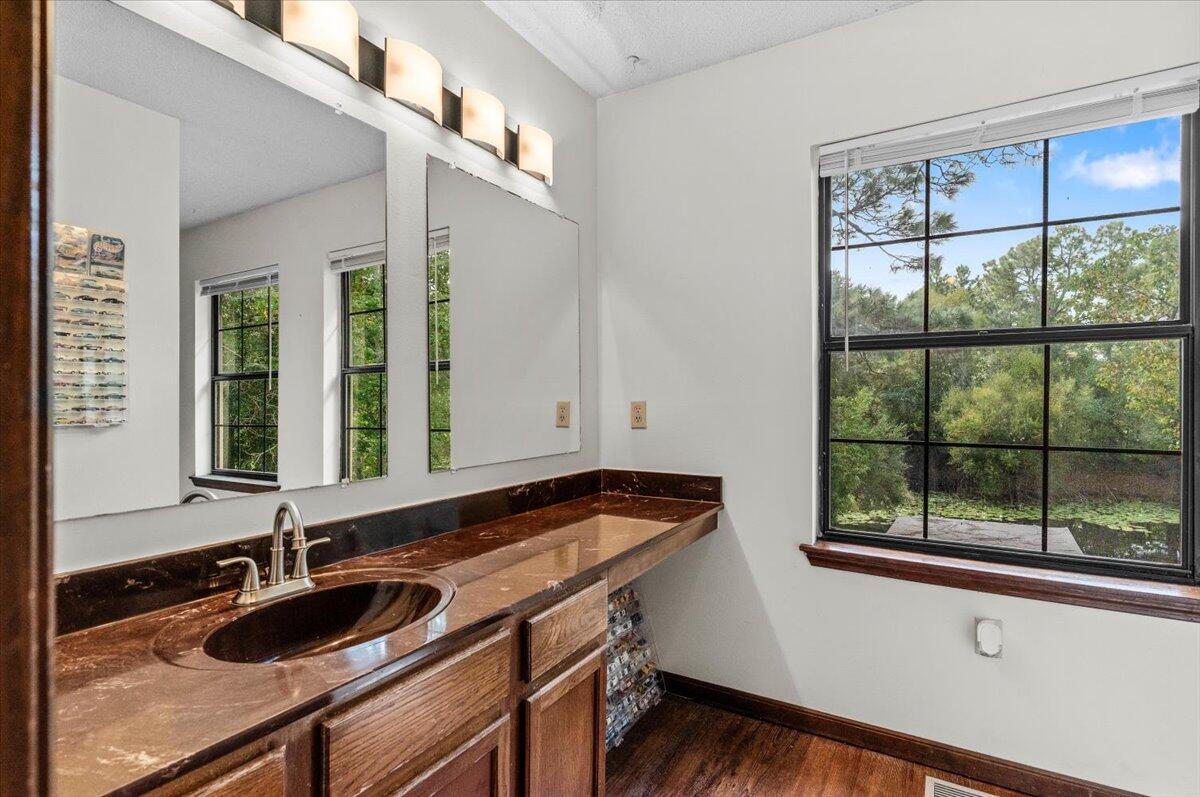 CLOVERDALE LAKE - Residential