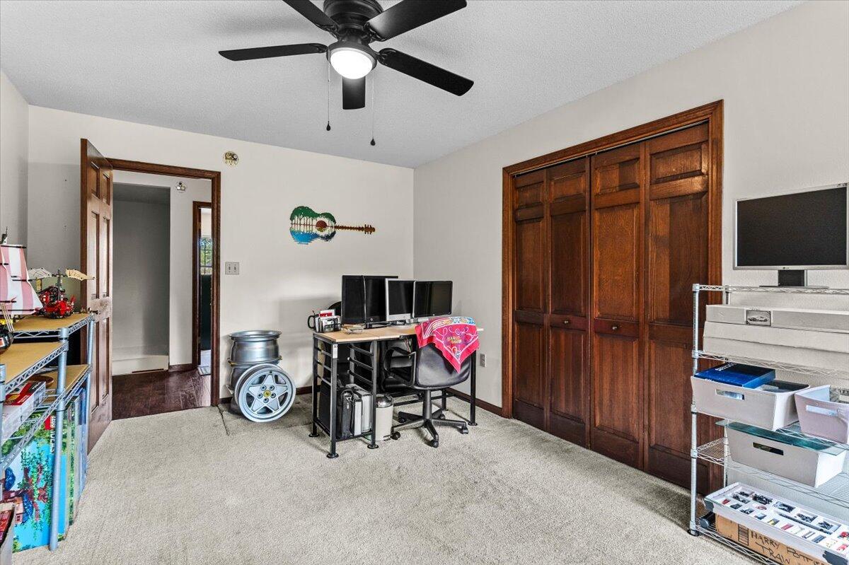 CLOVERDALE LAKE - Residential