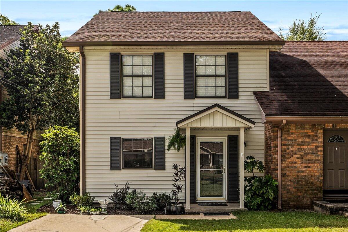 CLOVERDALE LAKE - Residential