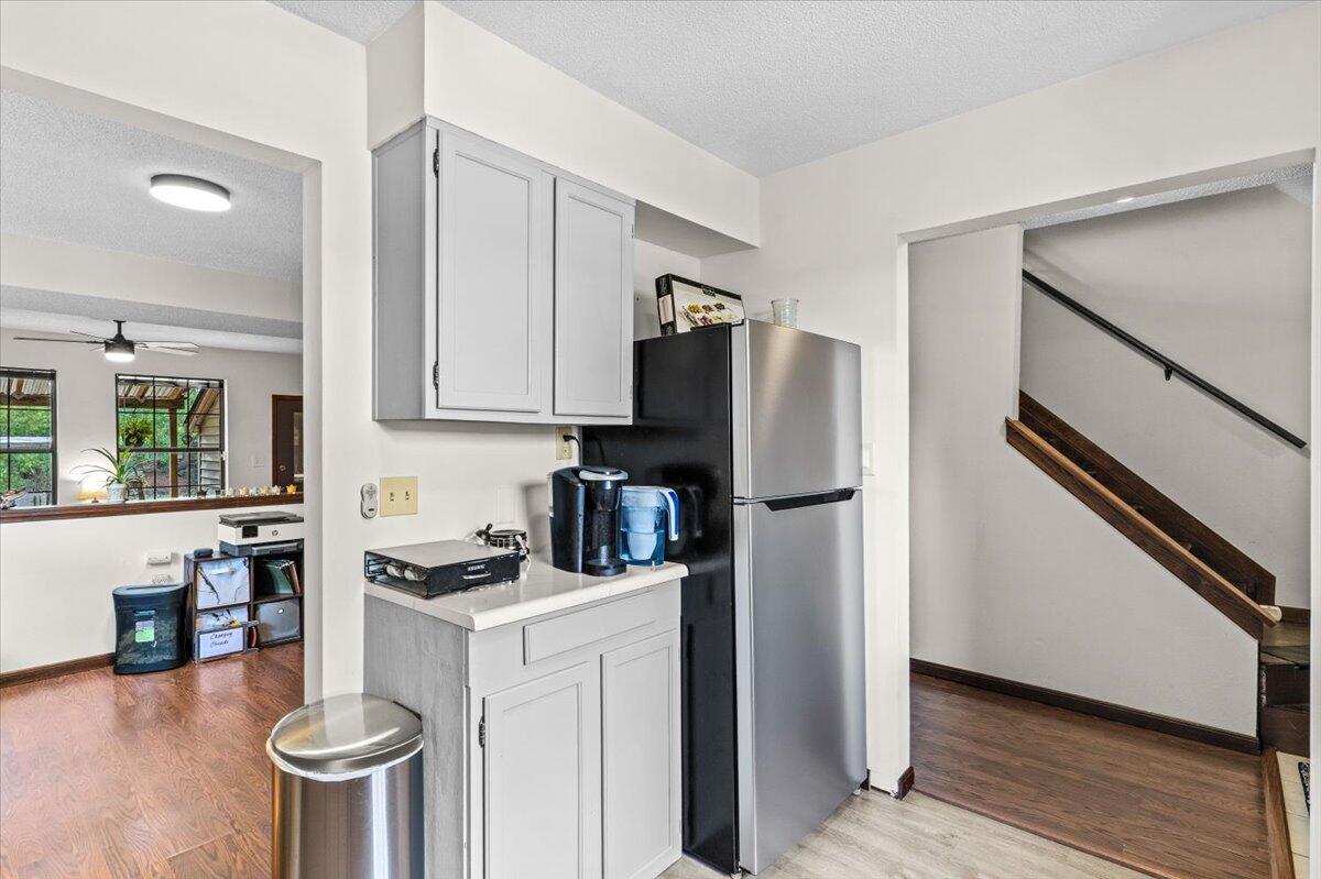 CLOVERDALE LAKE - Residential