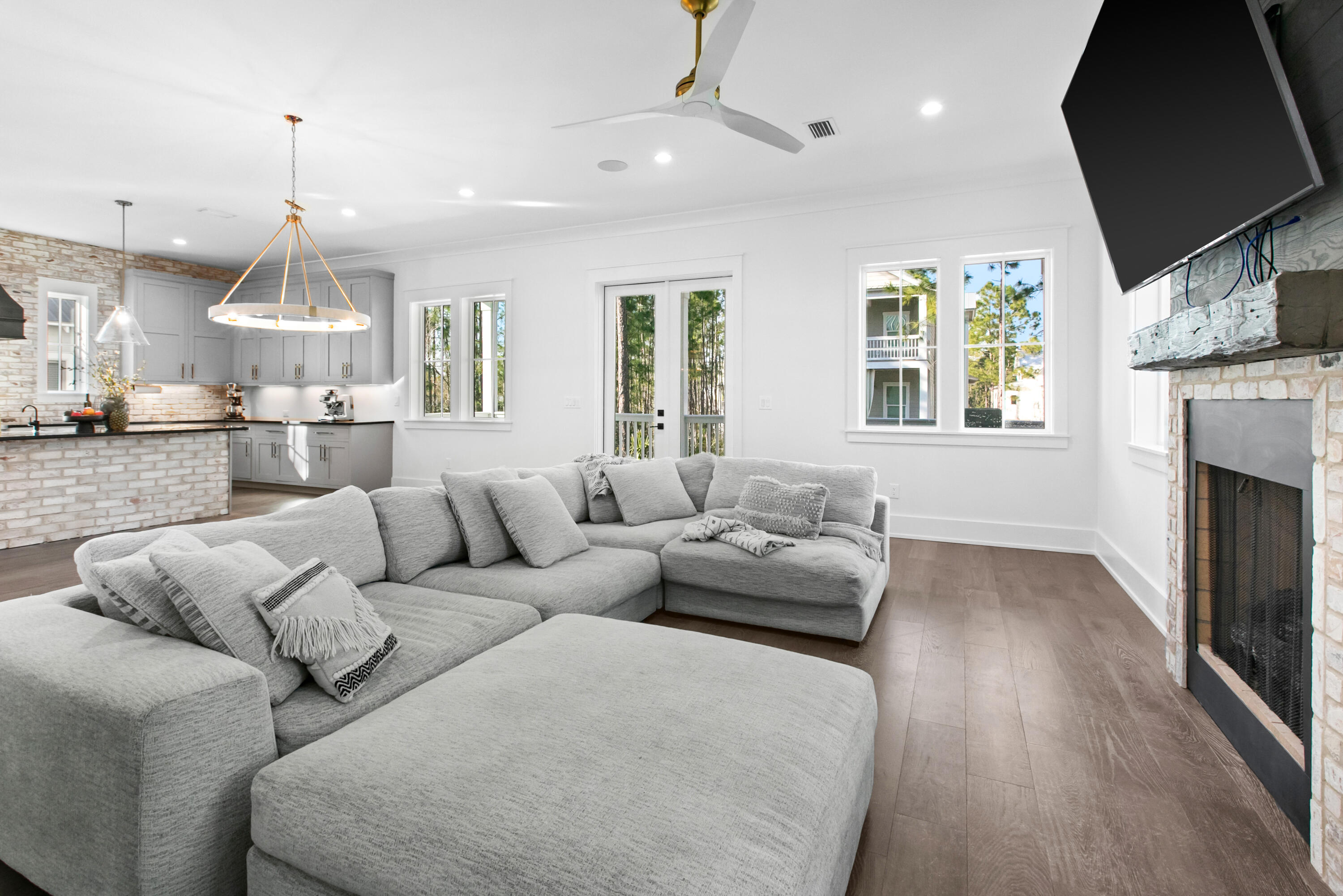 CESSNA LANDING - Residential