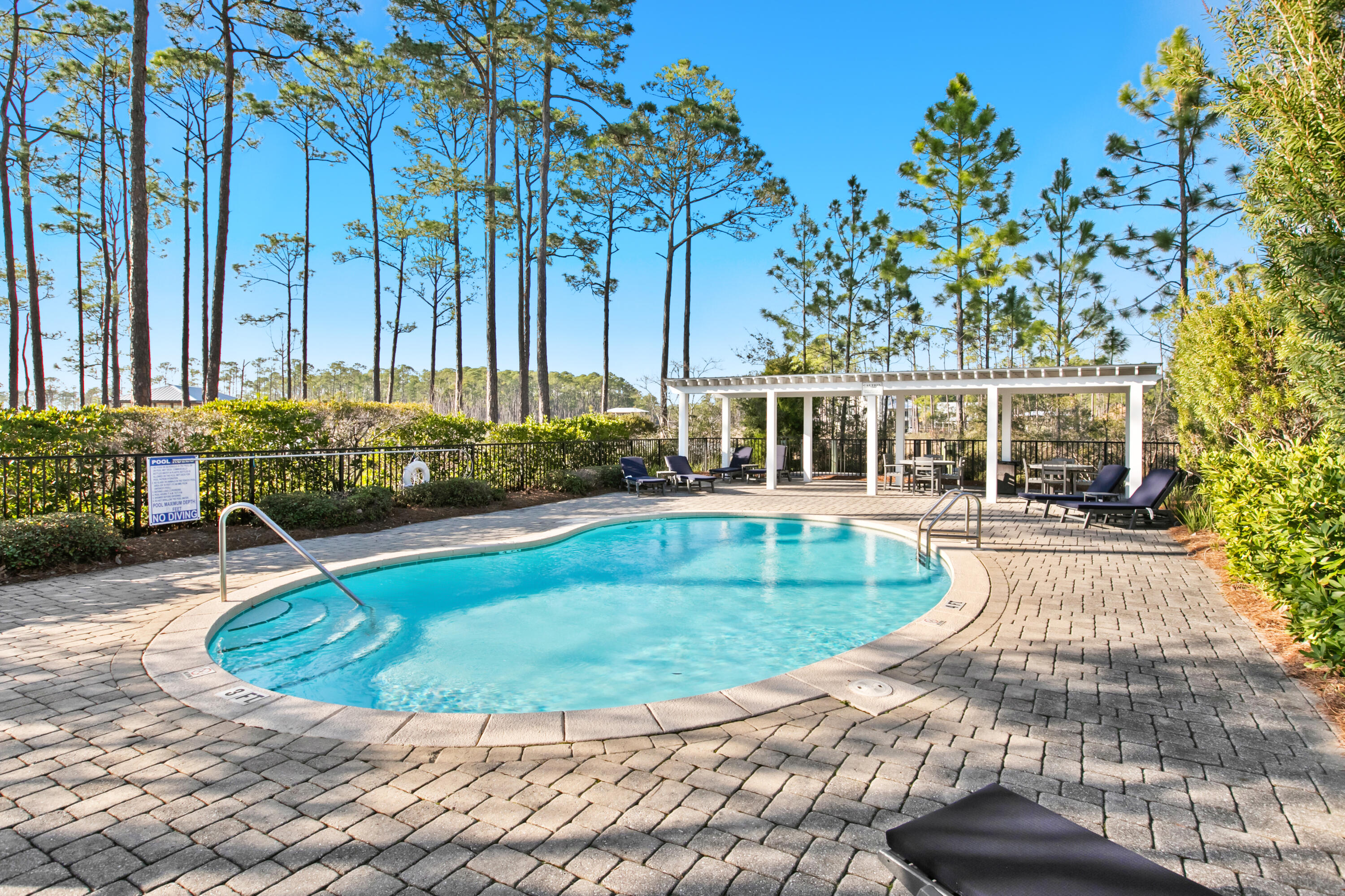 CESSNA LANDING - Residential