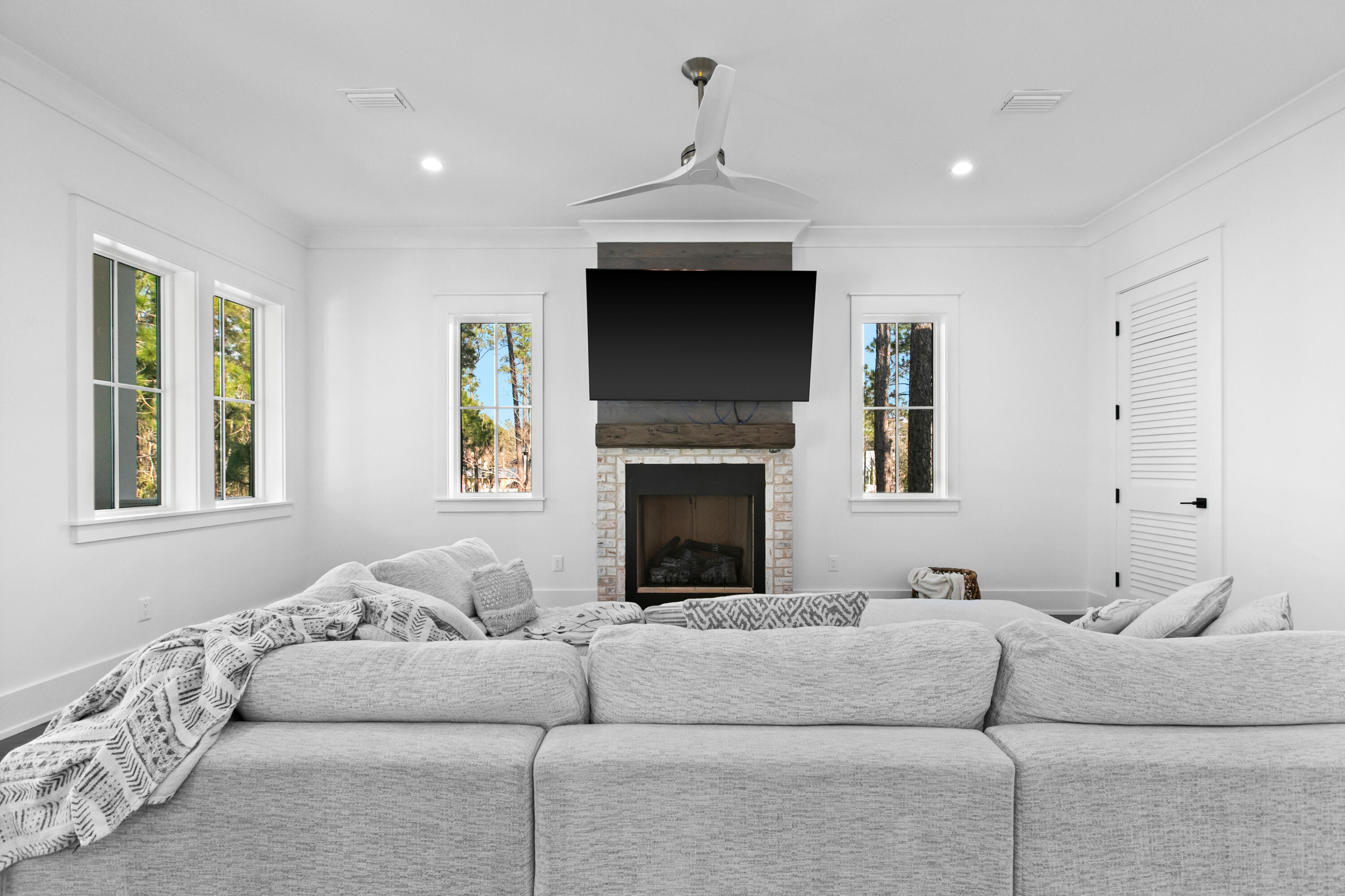 CESSNA LANDING - Residential