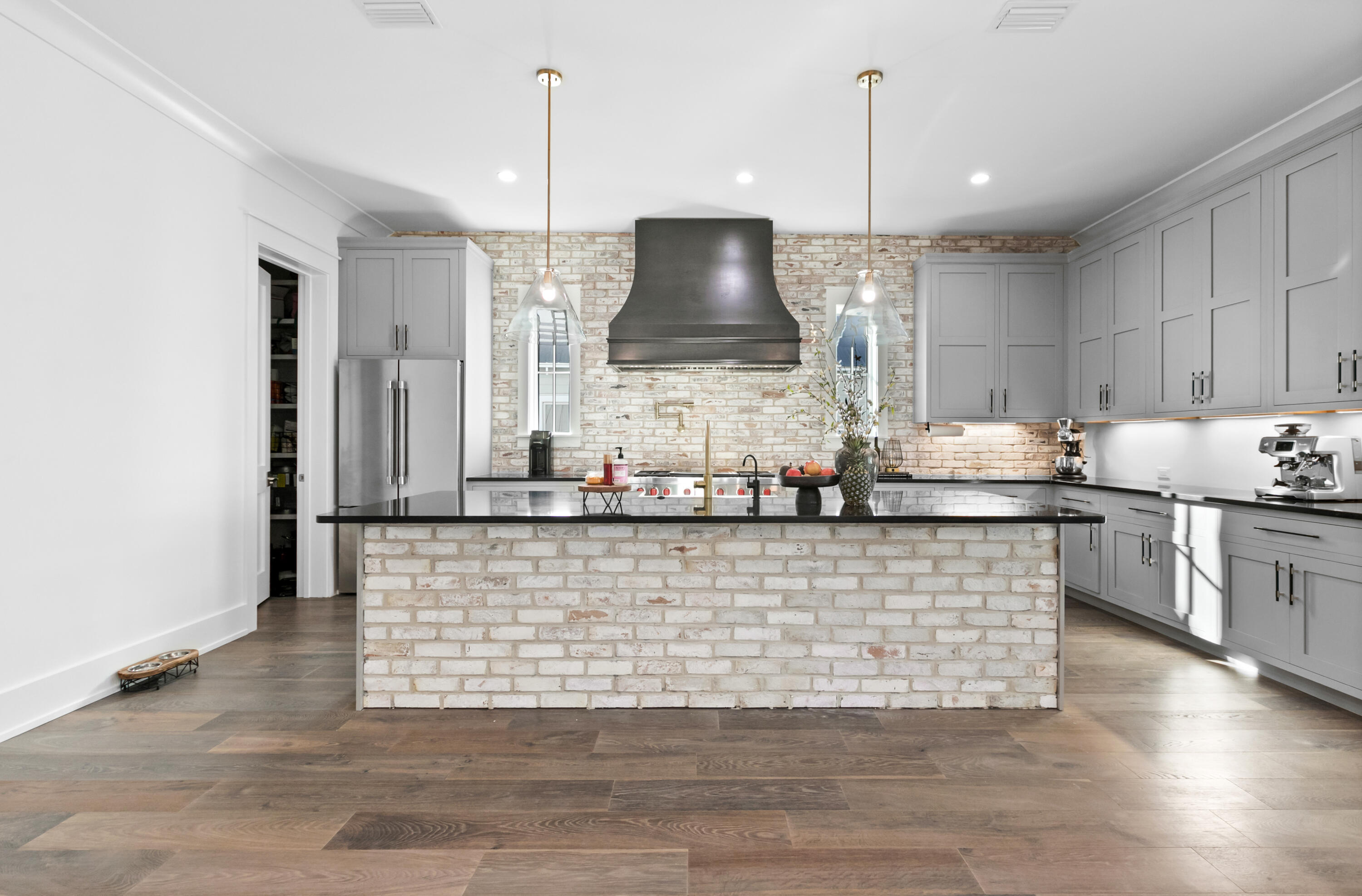 CESSNA LANDING - Residential