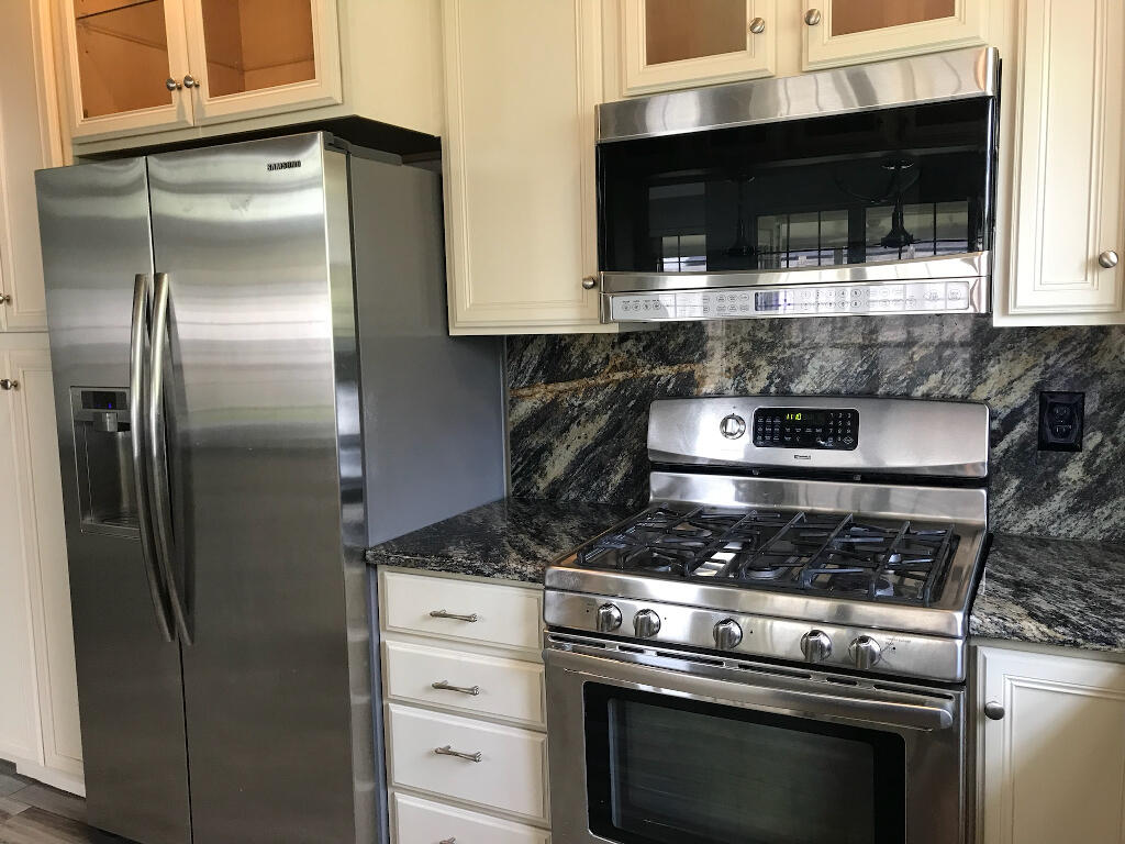 TIMBERLAKE ESTATES - Residential