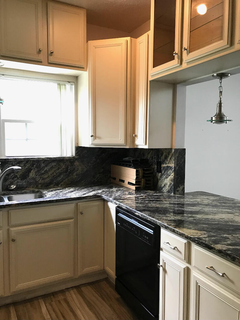 TIMBERLAKE ESTATES - Residential