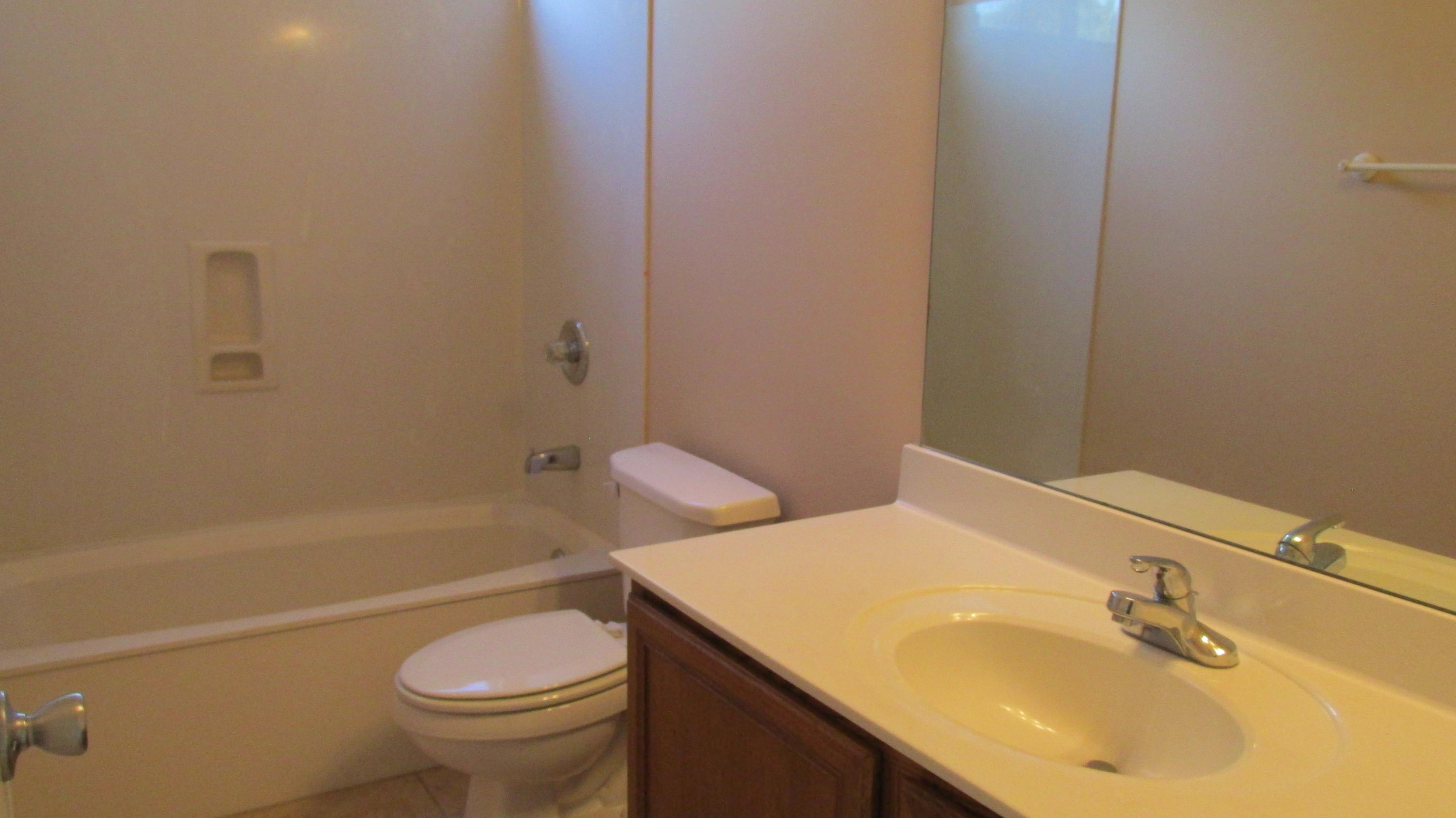 SANDAL BEACH - Residential Lease