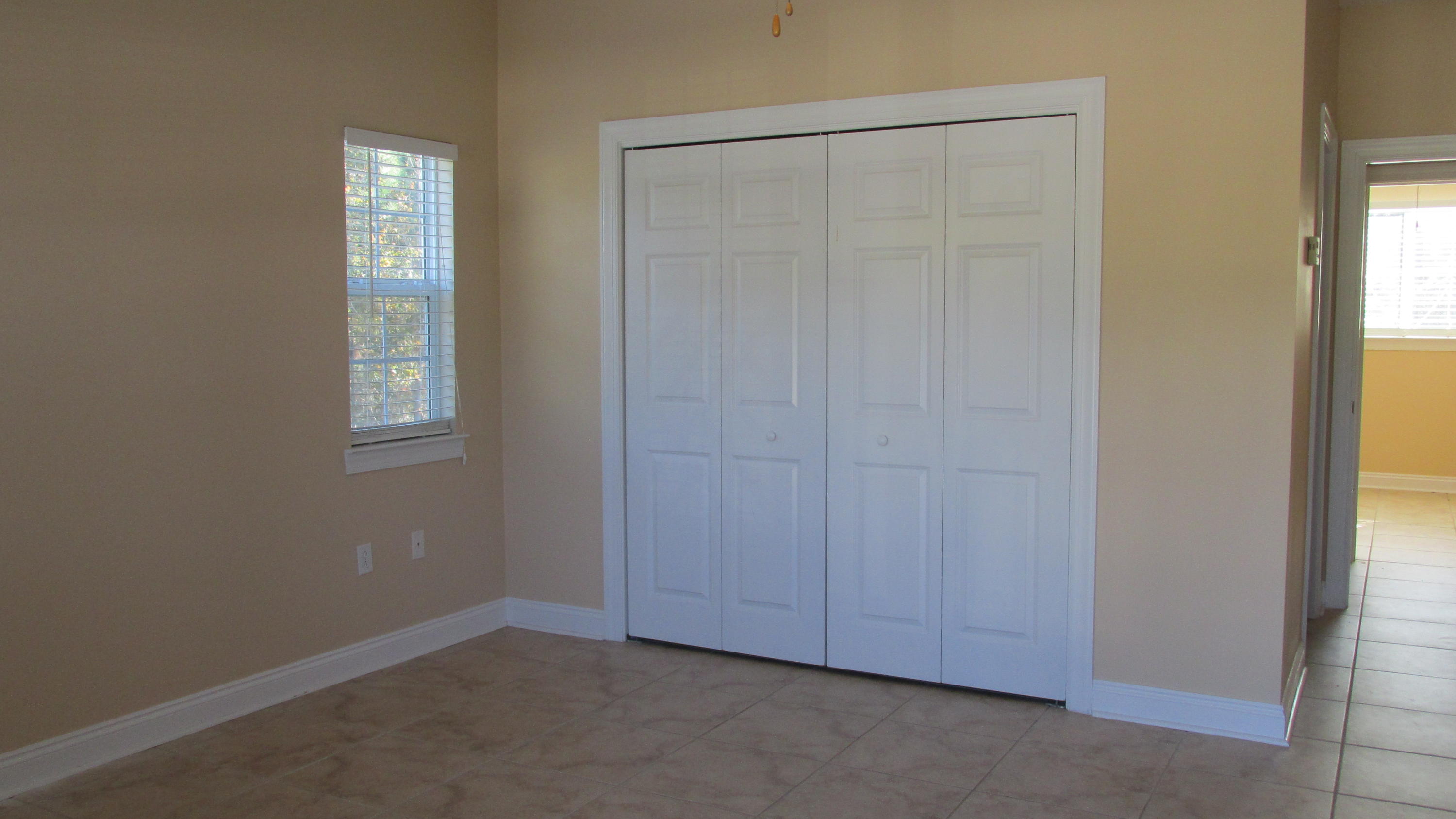 SANDAL BEACH - Residential Lease