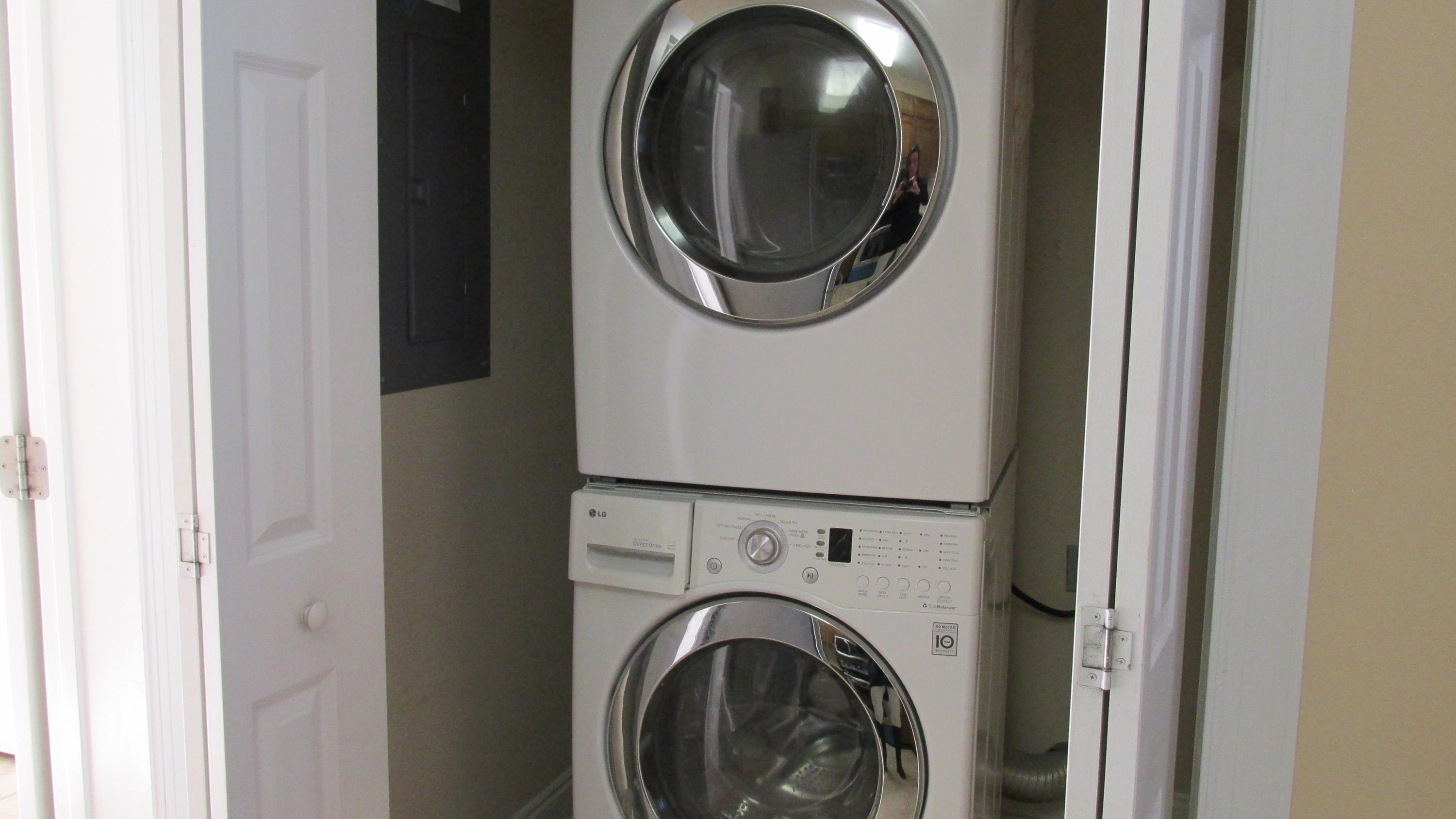 SANDAL BEACH - Residential Lease