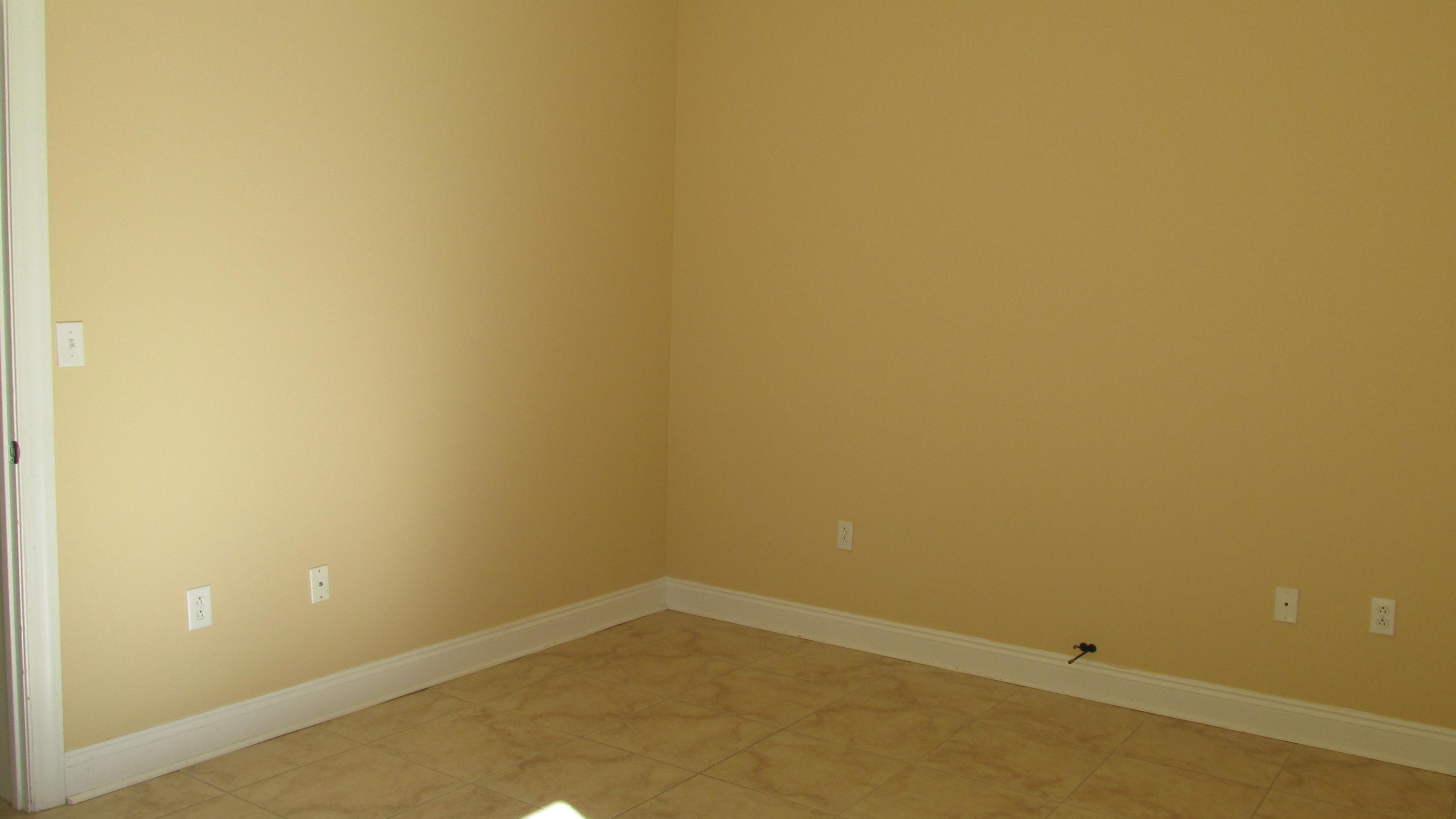 SANDAL BEACH - Residential Lease