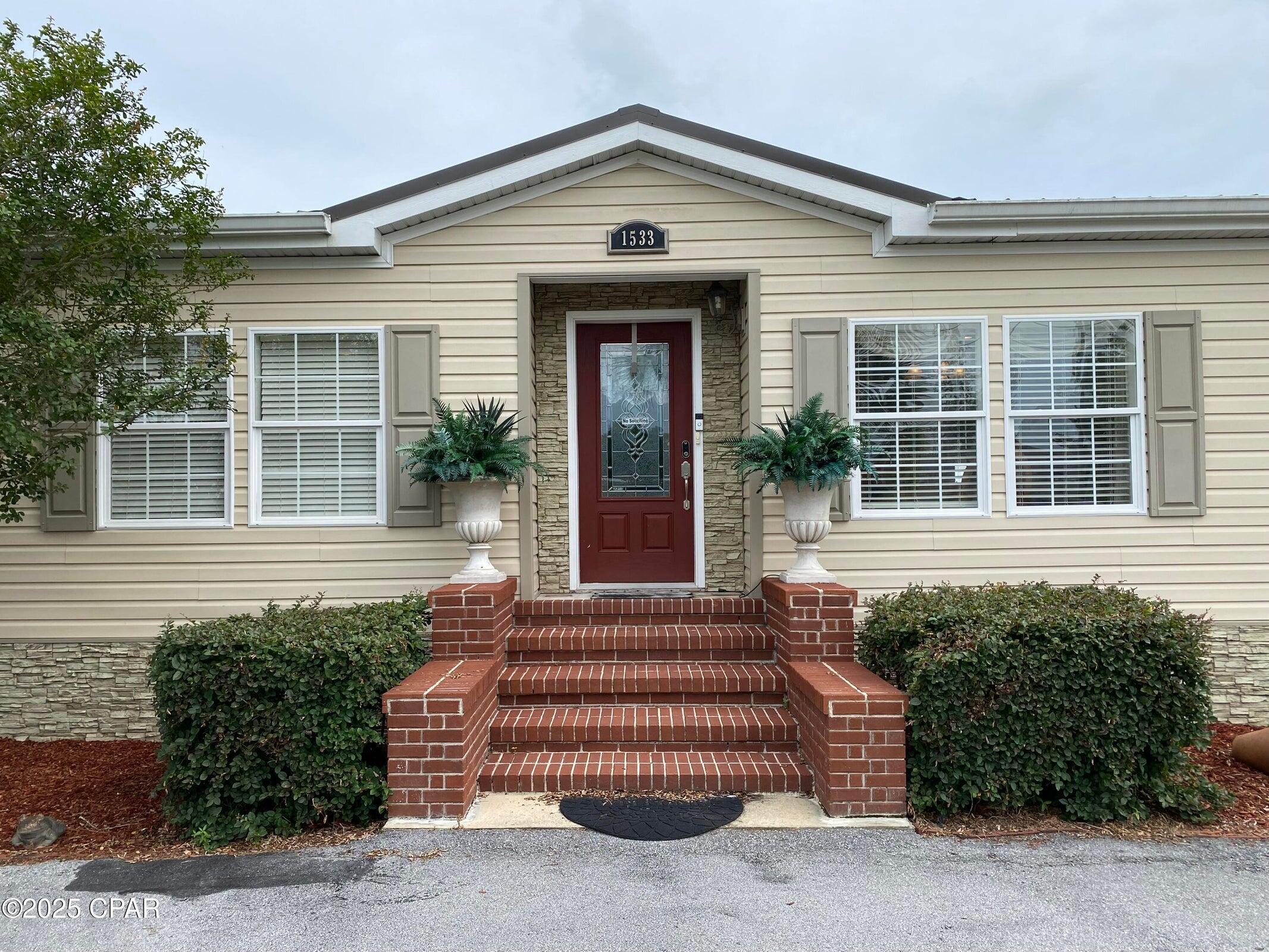 White Western Springs Unit 1 - Residential