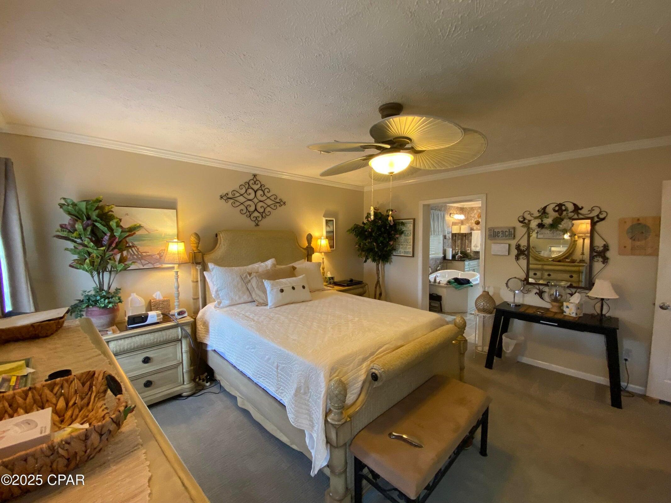White Western Springs Unit 1 - Residential