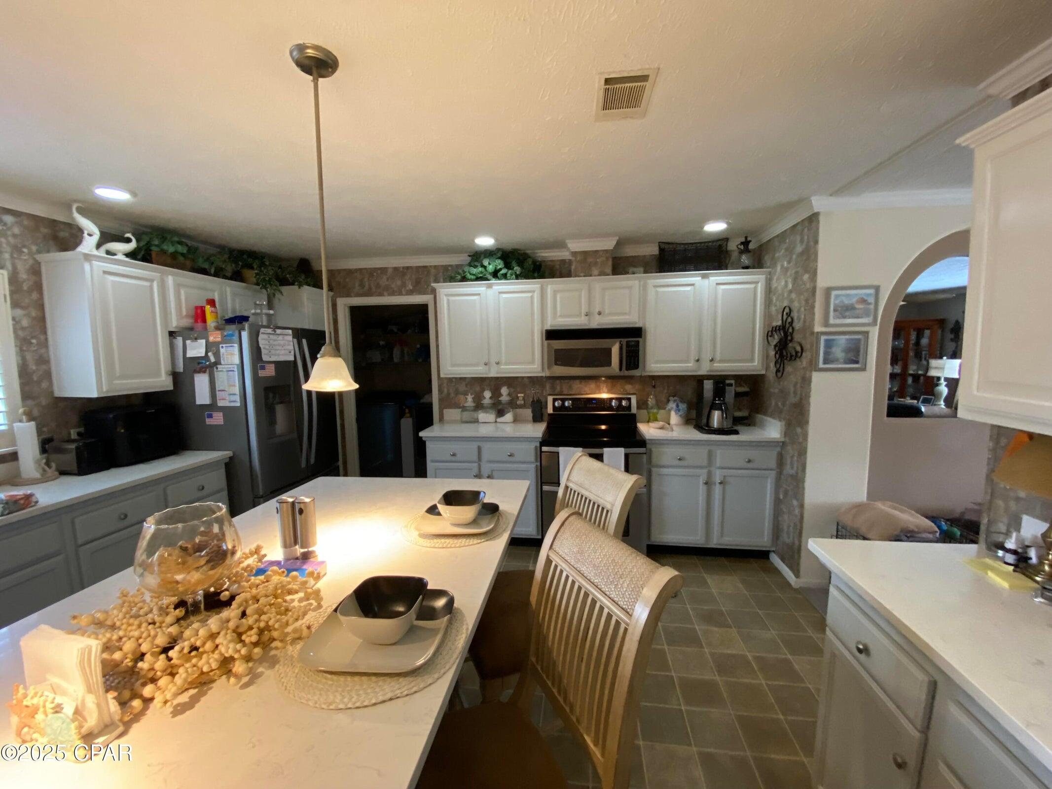 White Western Springs Unit 1 - Residential