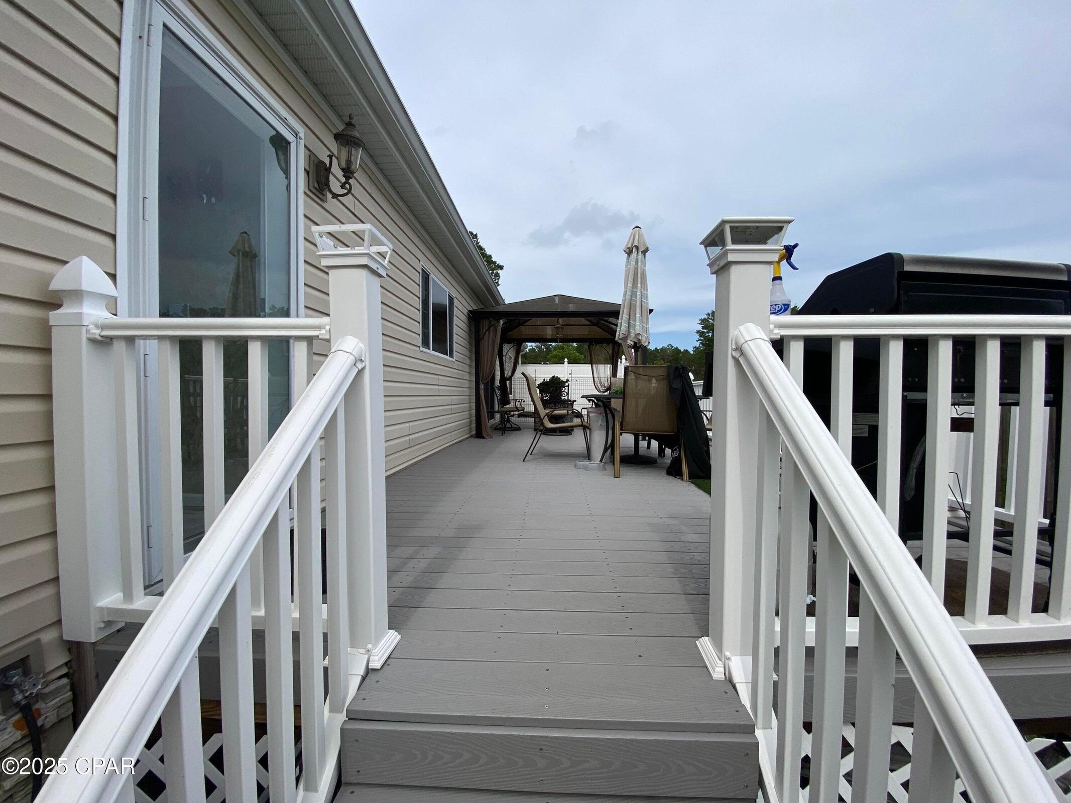 White Western Springs Unit 1 - Residential