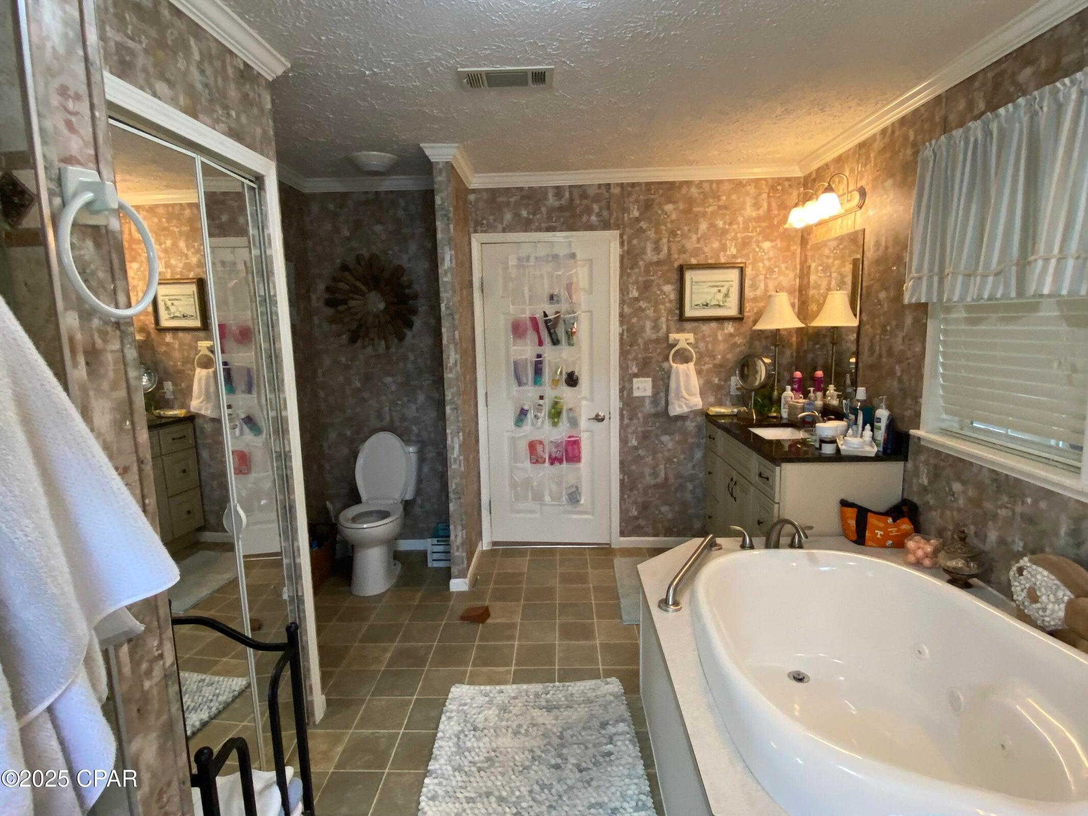 White Western Springs Unit 1 - Residential