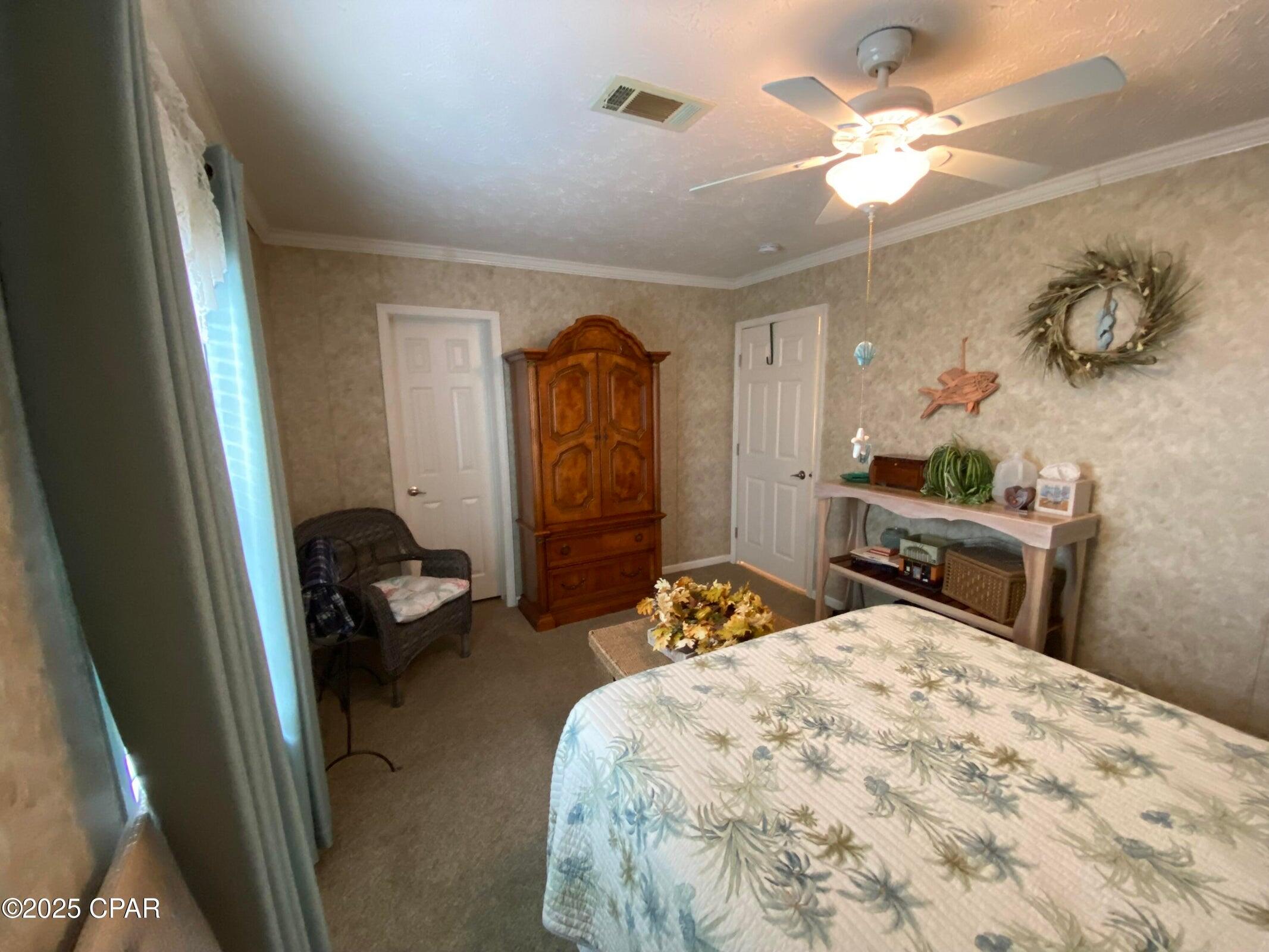 White Western Springs Unit 1 - Residential