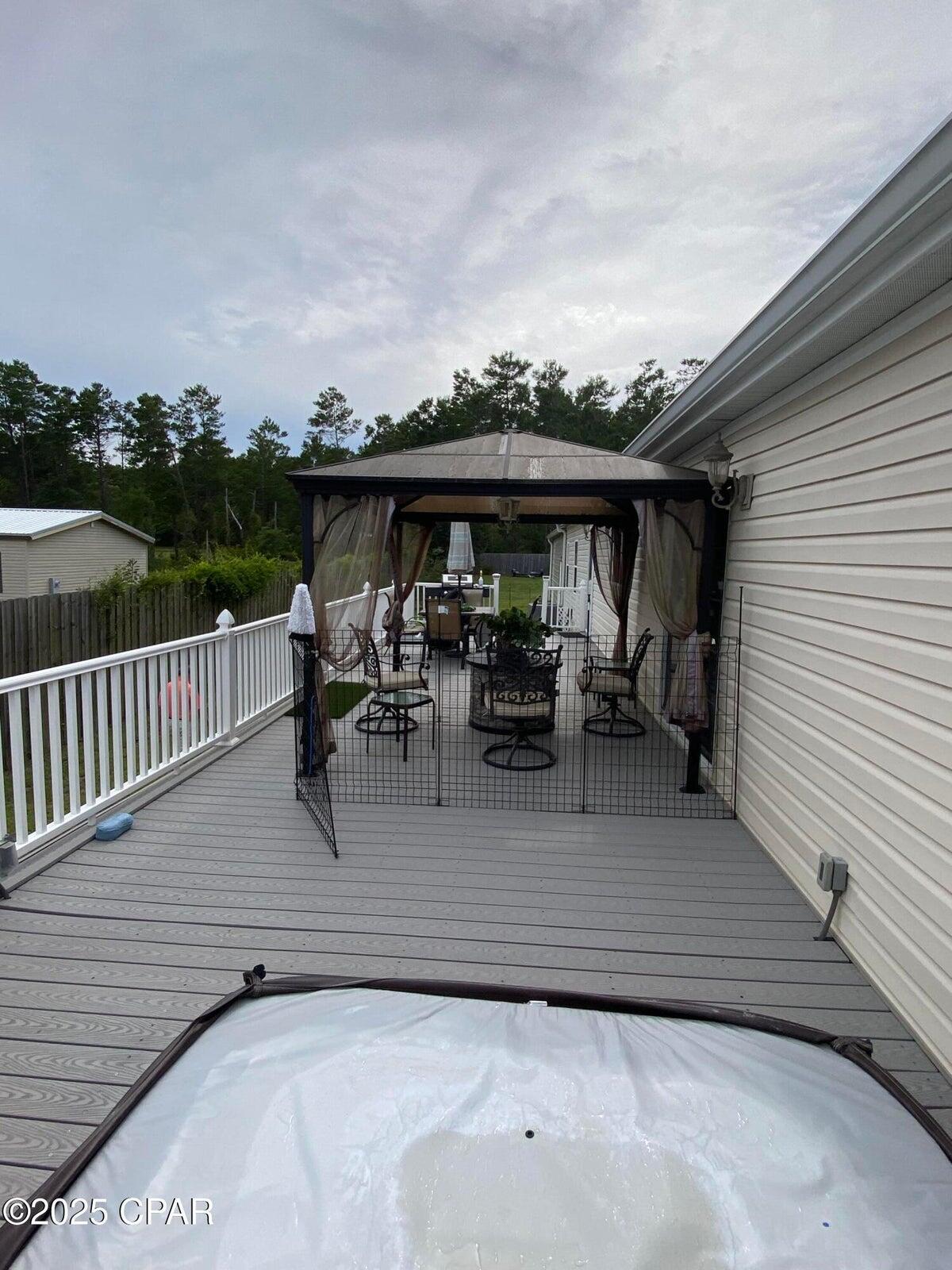 White Western Springs Unit 1 - Residential