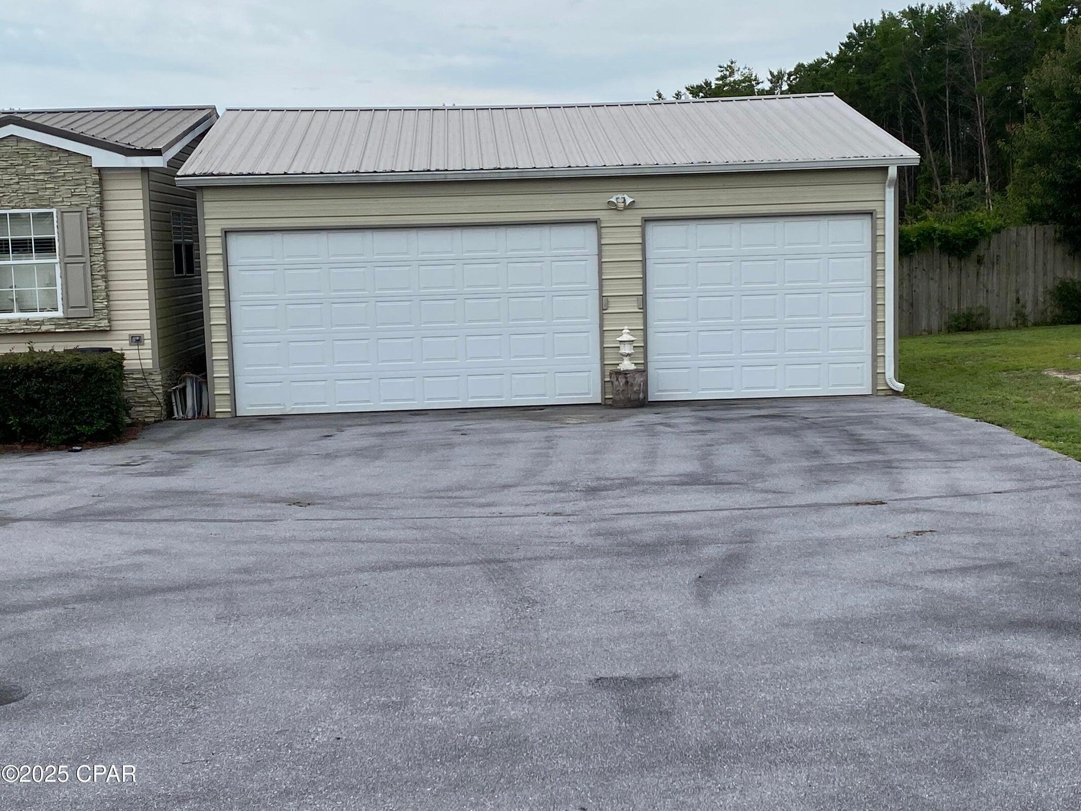 White Western Springs Unit 1 - Residential
