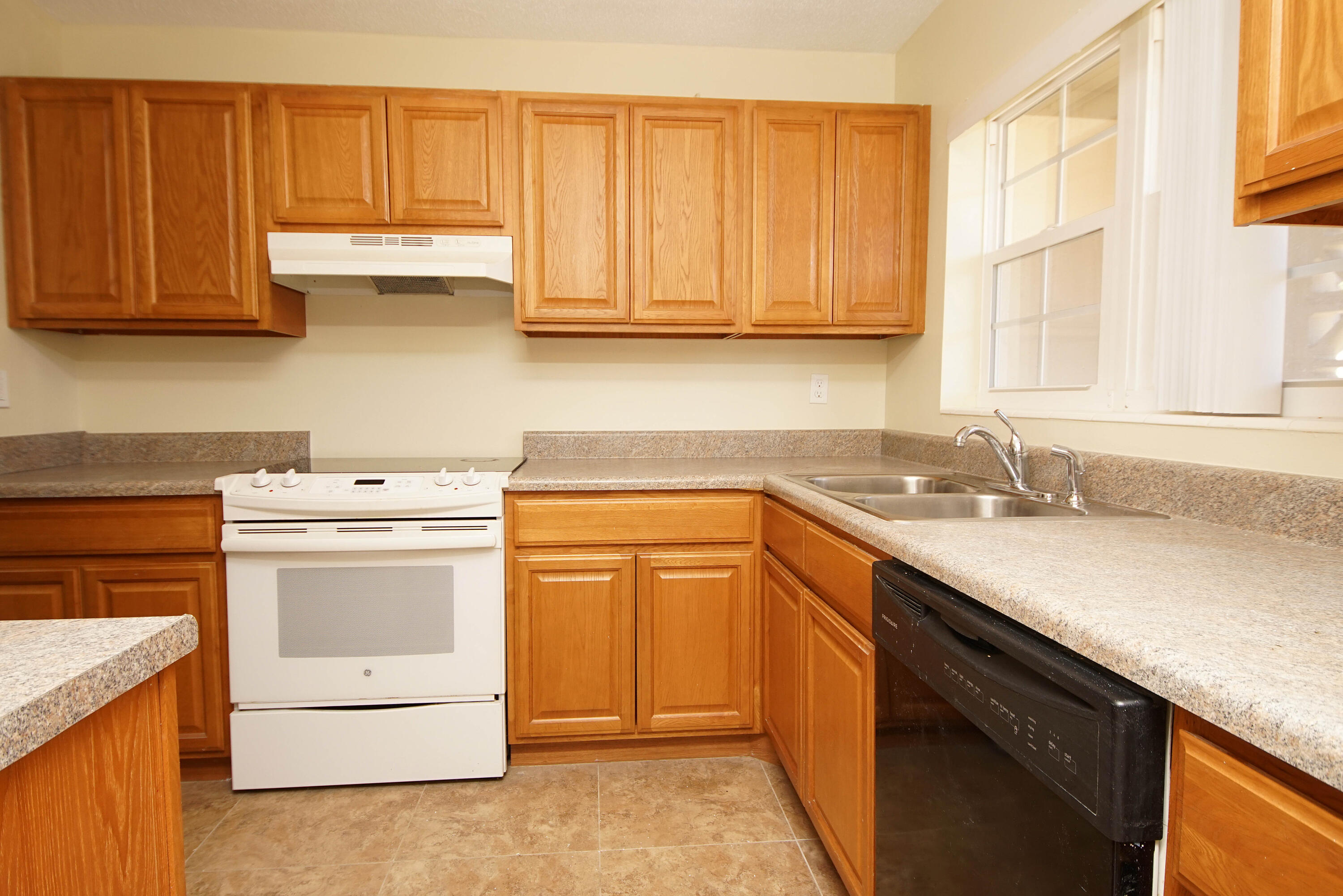 OAK TREE PARK - Residential