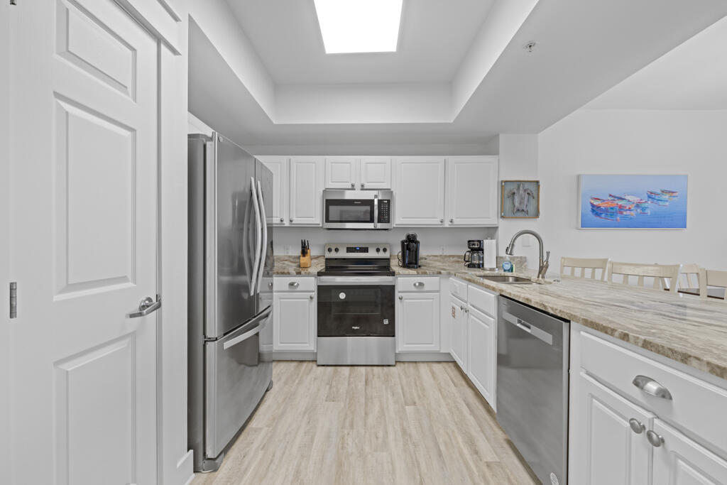 SUMMERWIND CONDOS - Residential