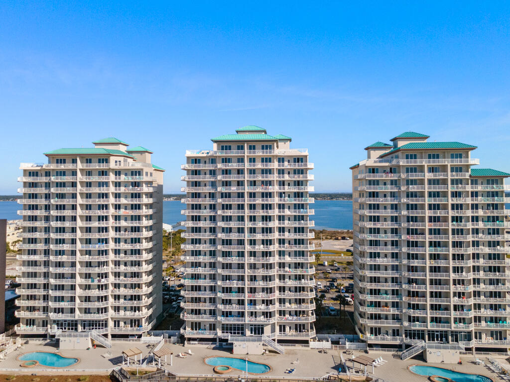 SUMMERWIND CONDOS - Residential