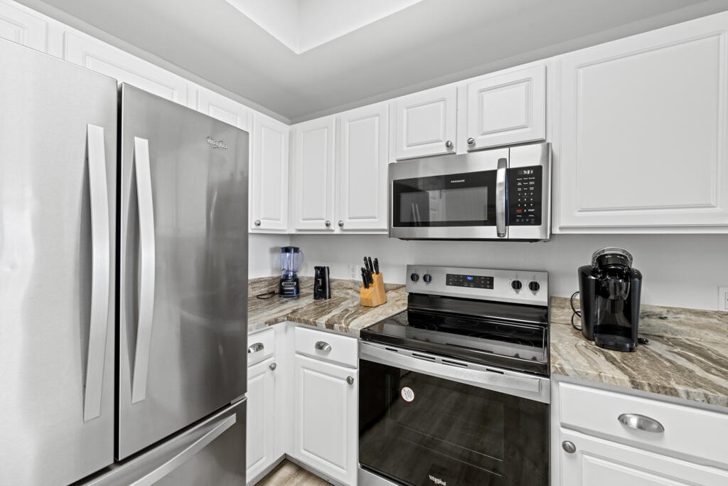 SUMMERWIND CONDOS - Residential