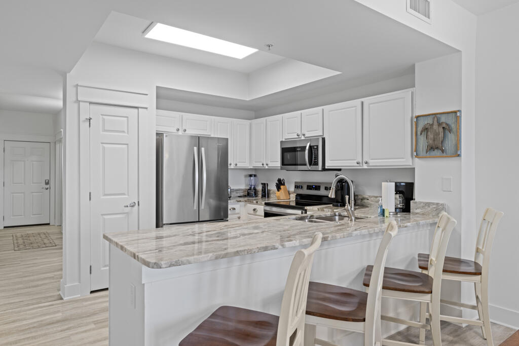 SUMMERWIND CONDOS - Residential