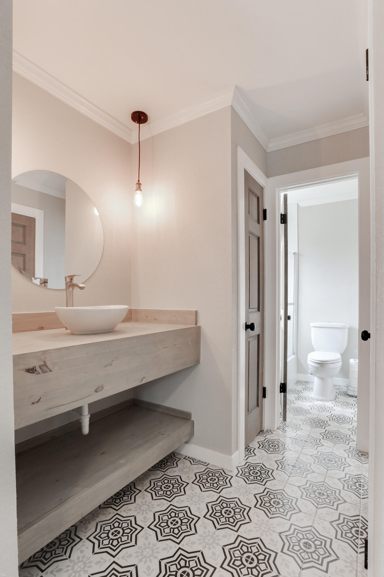 LAKE LORRAINE ESTATES - Residential