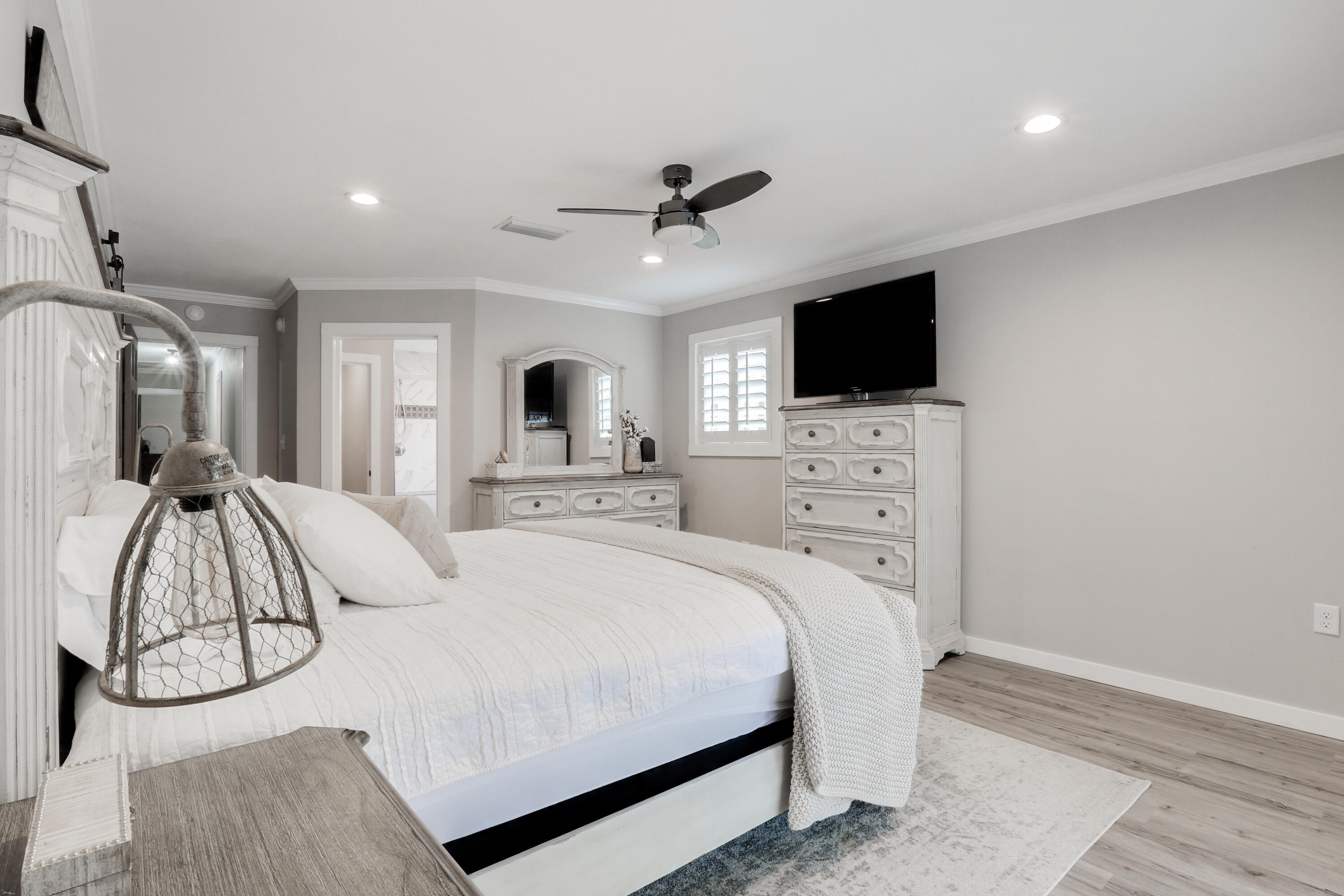 LAKE LORRAINE ESTATES - Residential