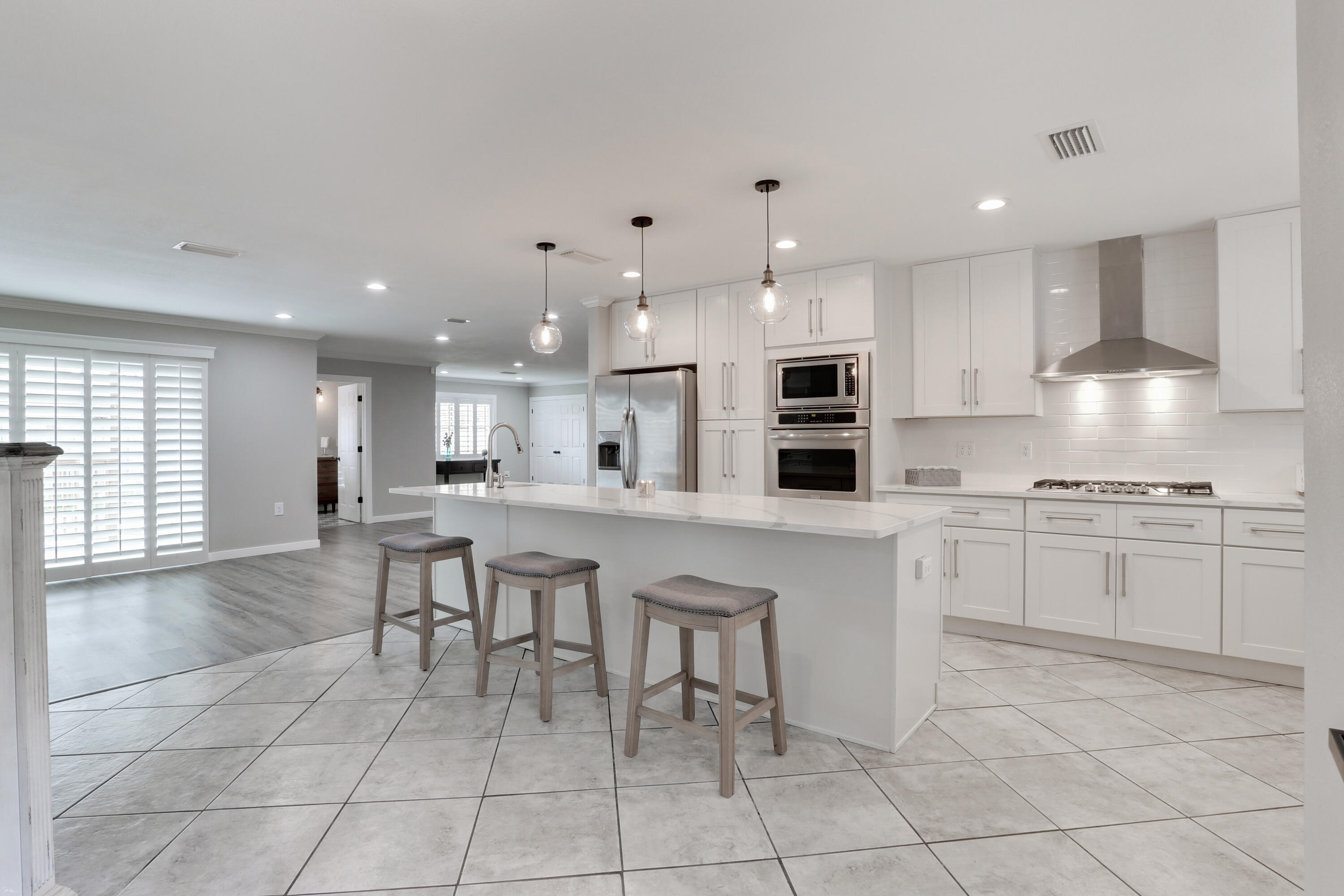 LAKE LORRAINE ESTATES - Residential