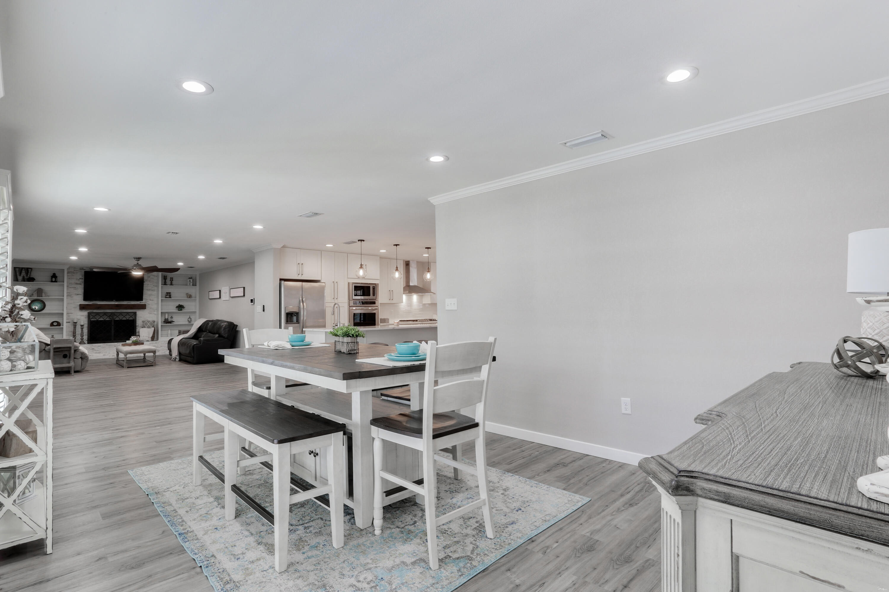 LAKE LORRAINE ESTATES - Residential