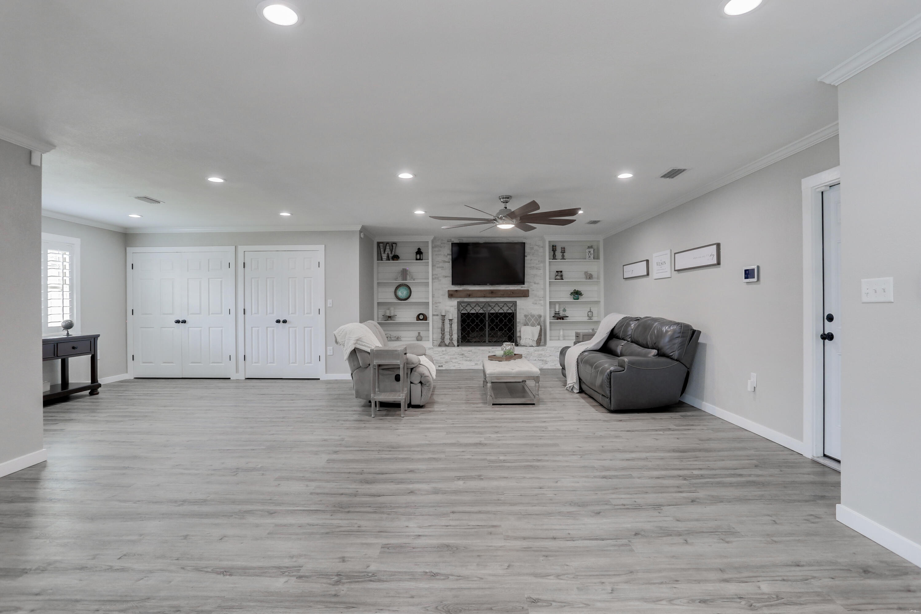 LAKE LORRAINE ESTATES - Residential