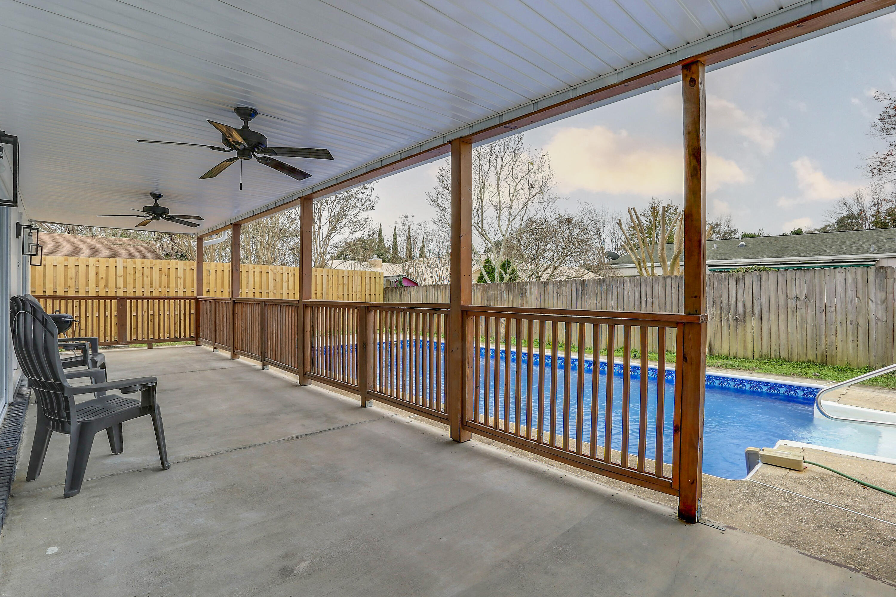 LAKE LORRAINE ESTATES - Residential