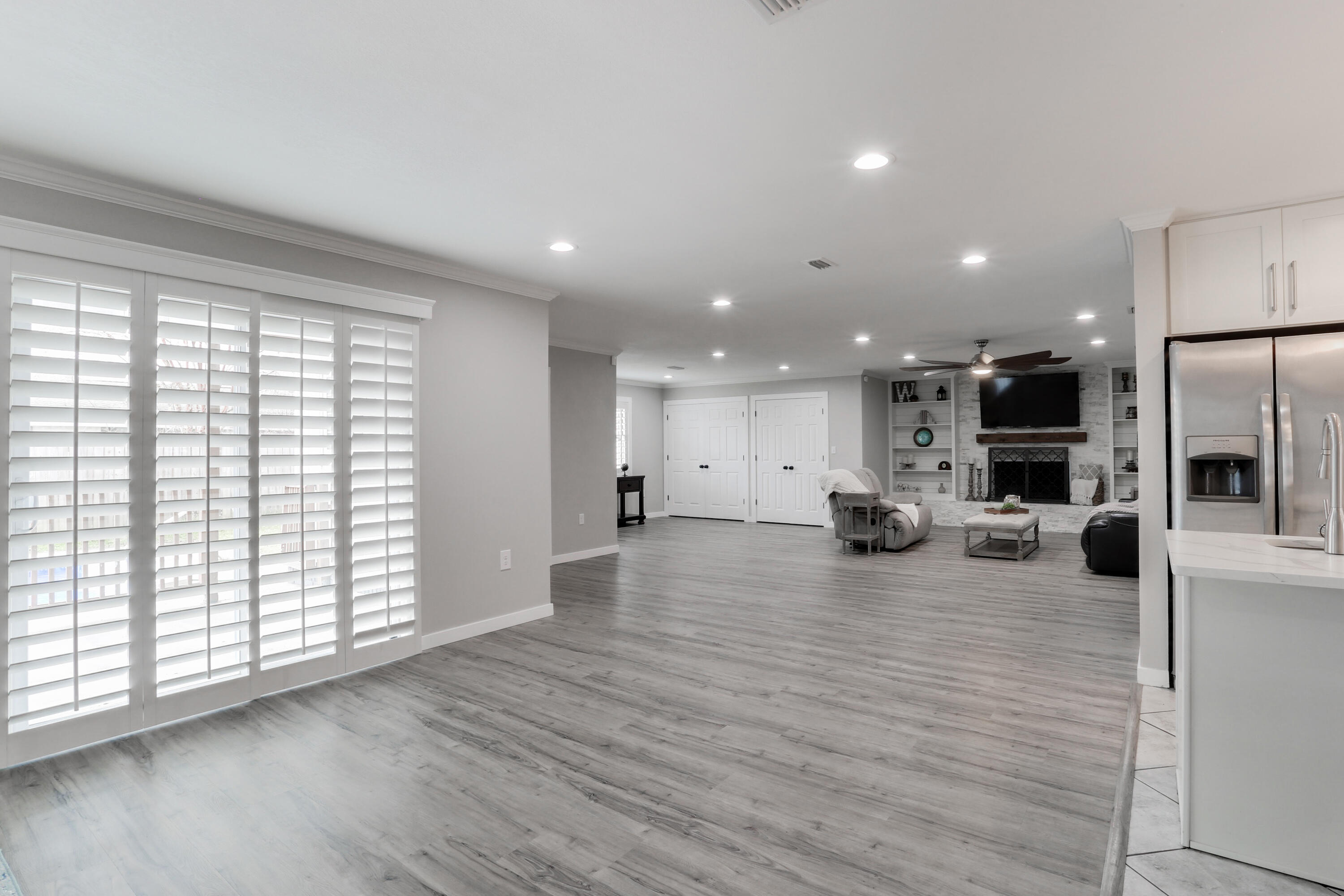 LAKE LORRAINE ESTATES - Residential