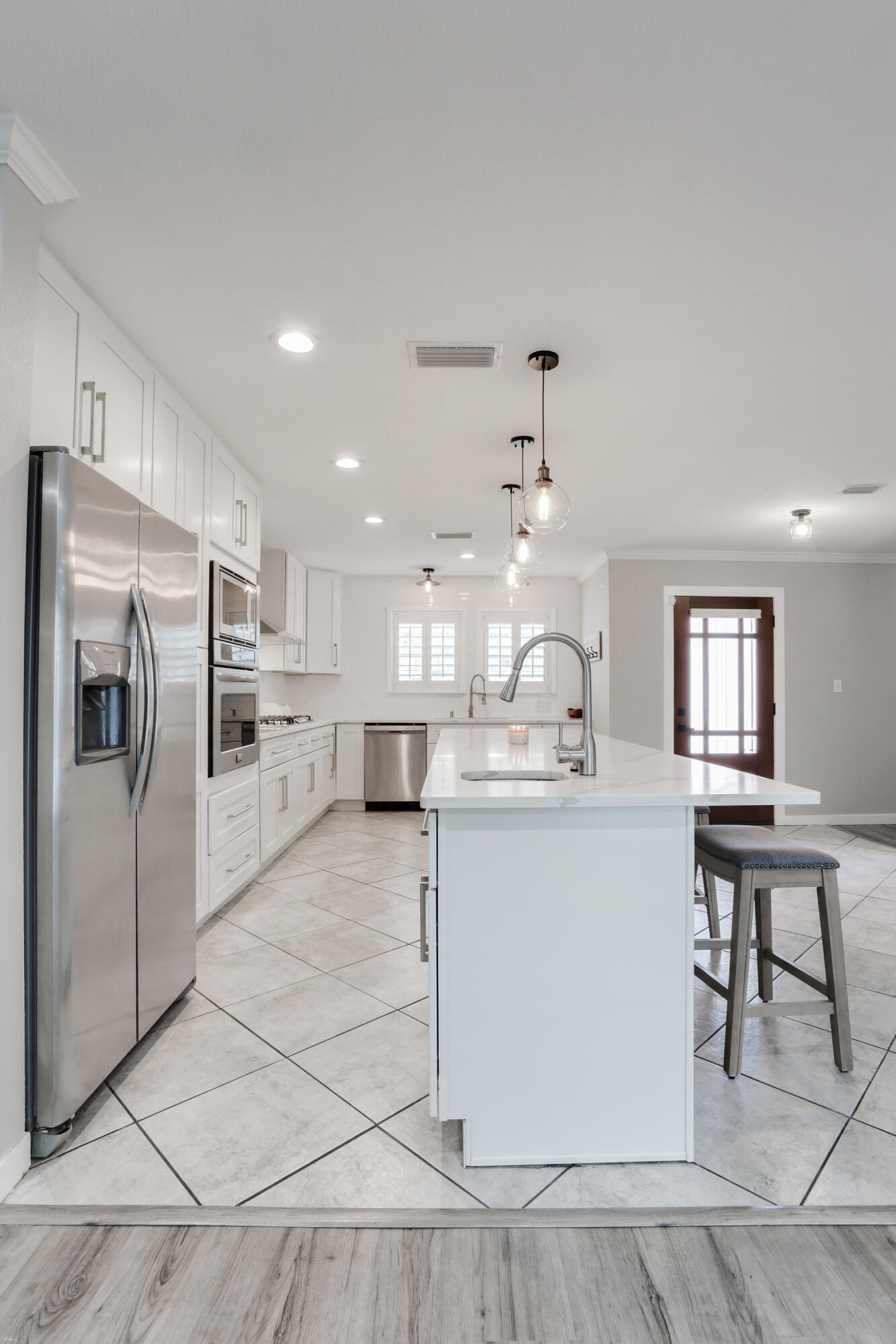 LAKE LORRAINE ESTATES - Residential