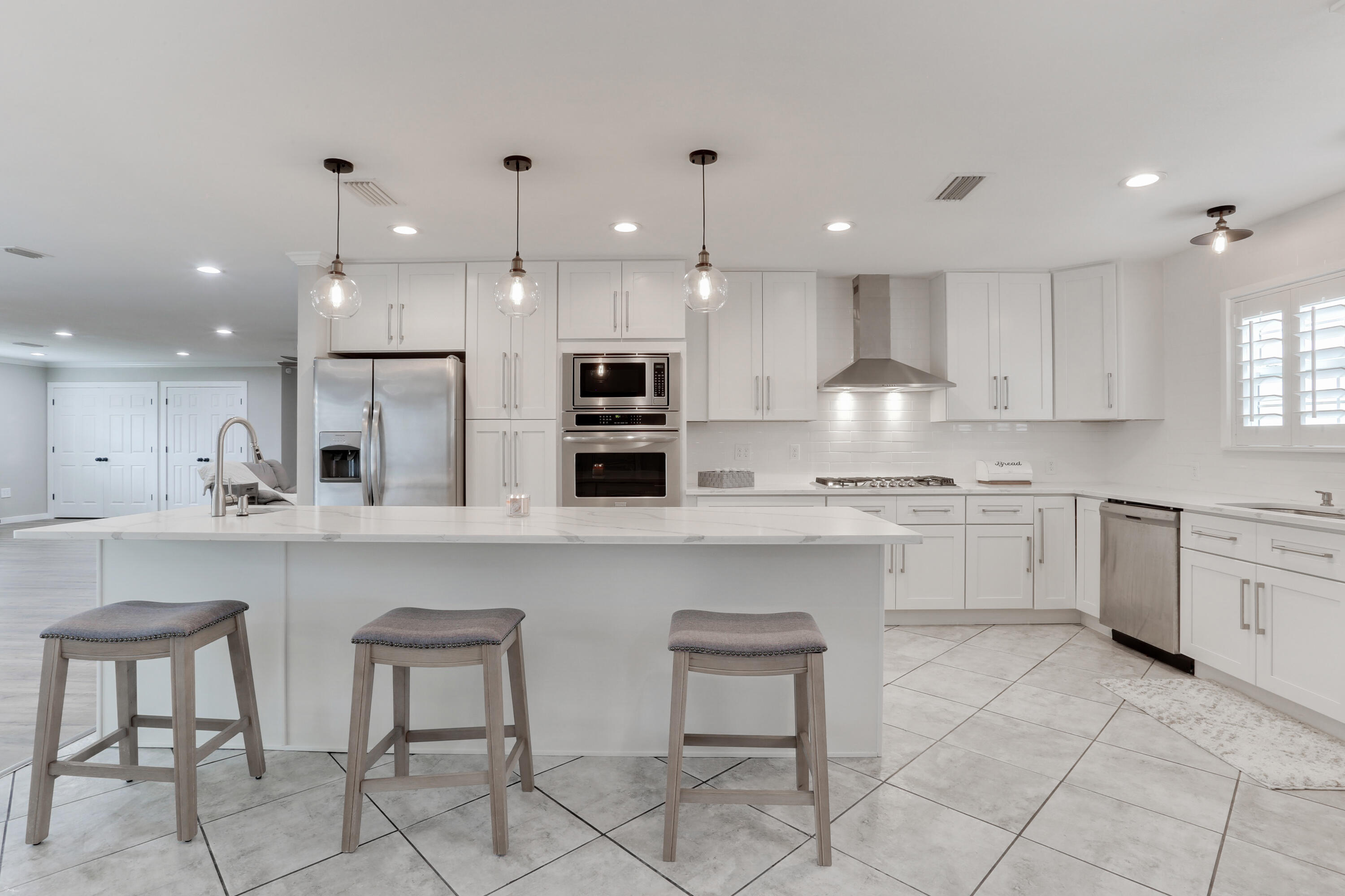 LAKE LORRAINE ESTATES - Residential