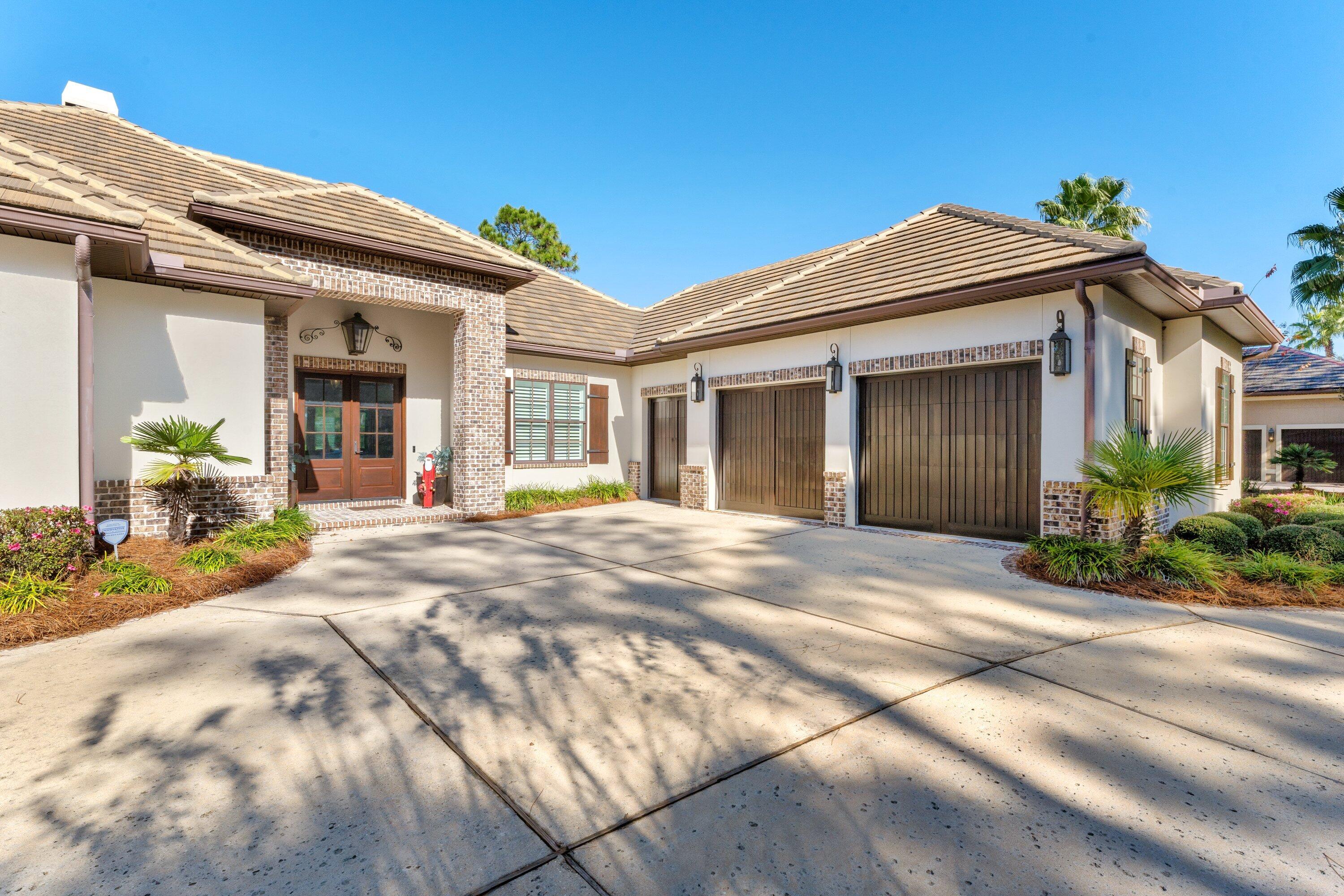 BURNT PINE - Residential