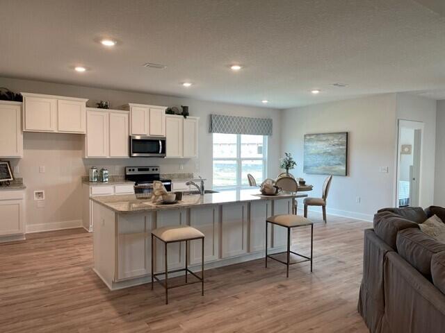 HILLWOOD ESTATES - Residential