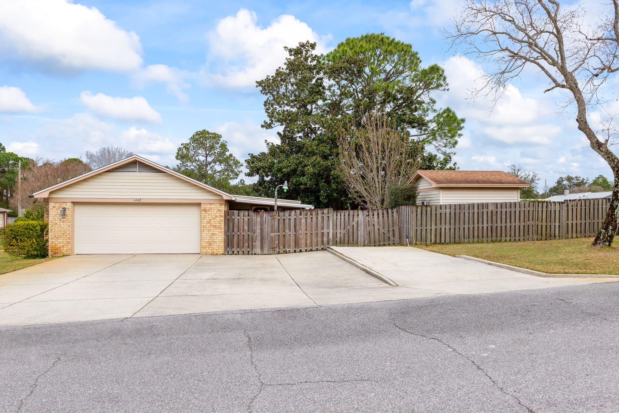SEABREEZE VILLAS - Residential