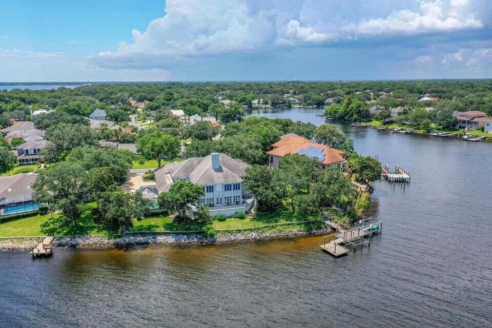 LAKE POINTE - Residential