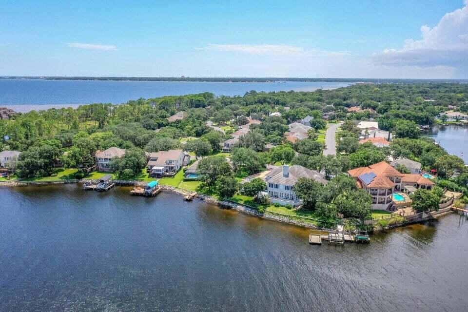 LAKE POINTE - Residential